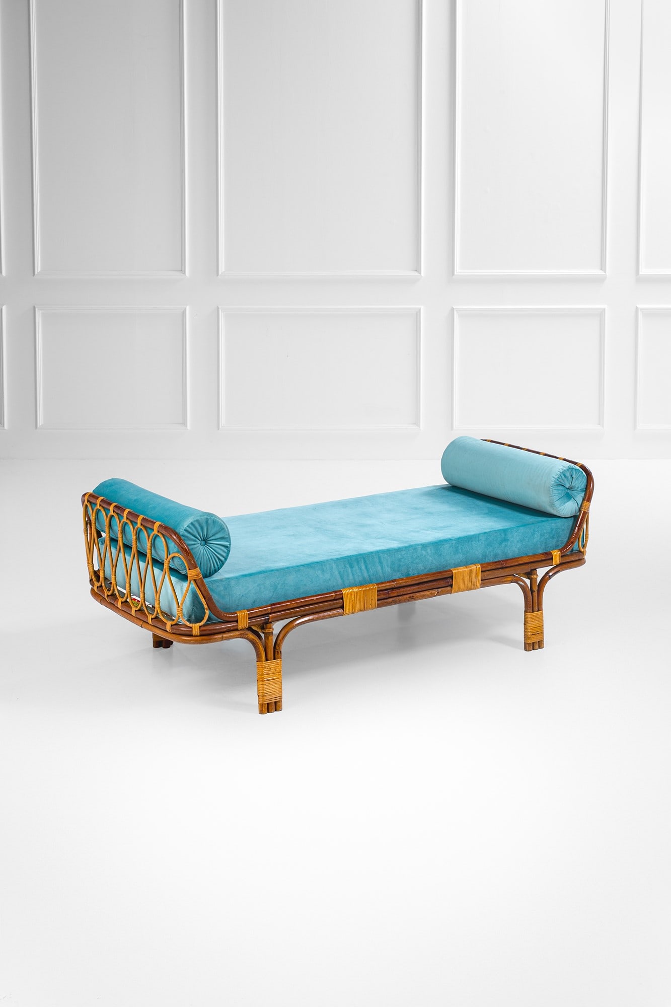 Daybed (1 of 3)