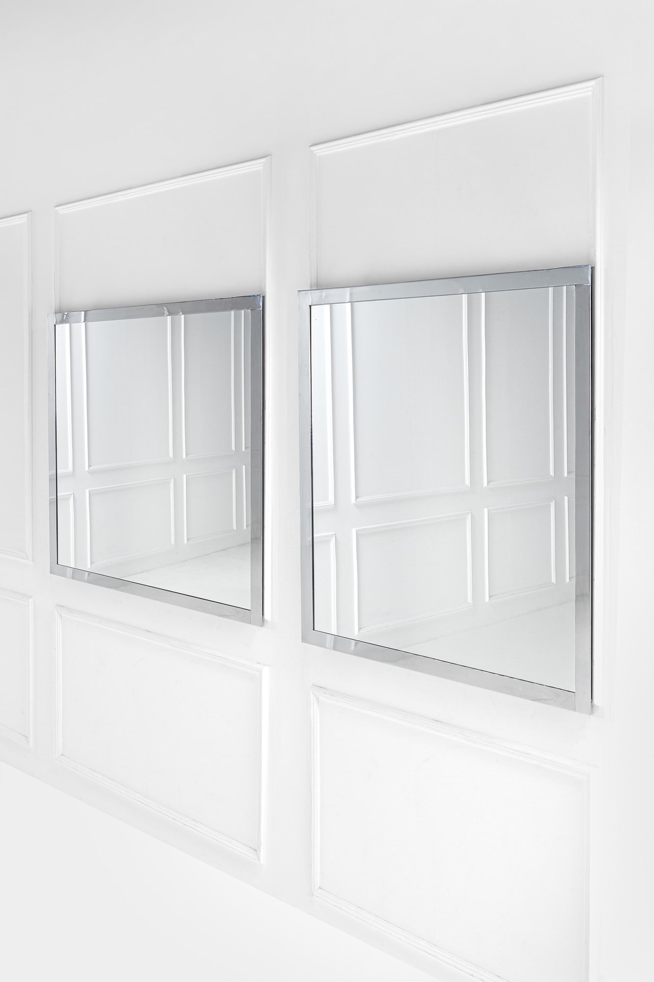 Luigi Caccia Dominioni. Due specchiere della serie Fasce cromate (1 of 3)