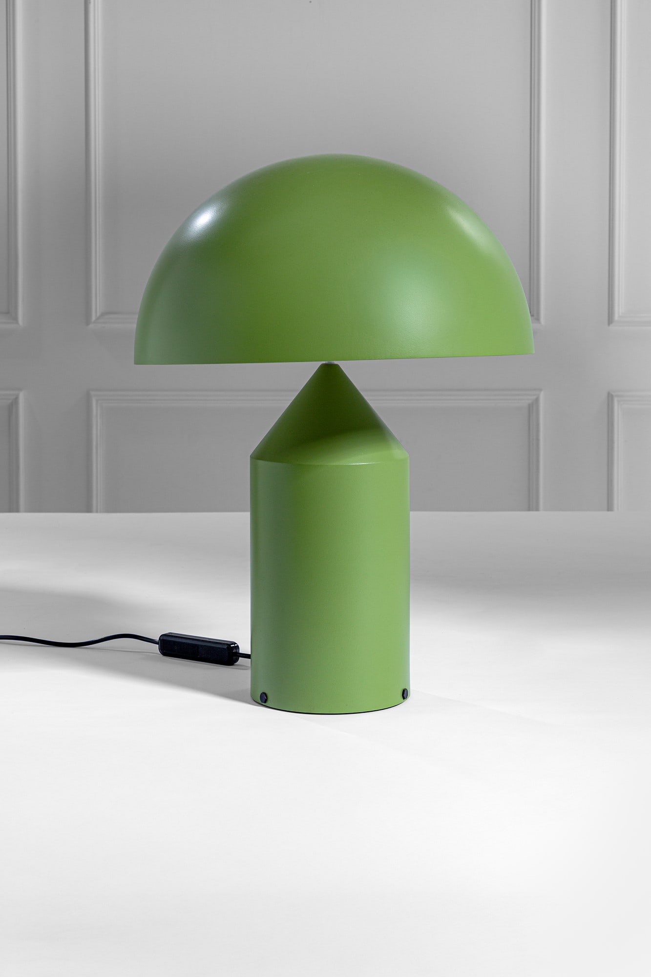 Vico Magistretti. Lampada da tavolo mod. Atollo (1 of 4)