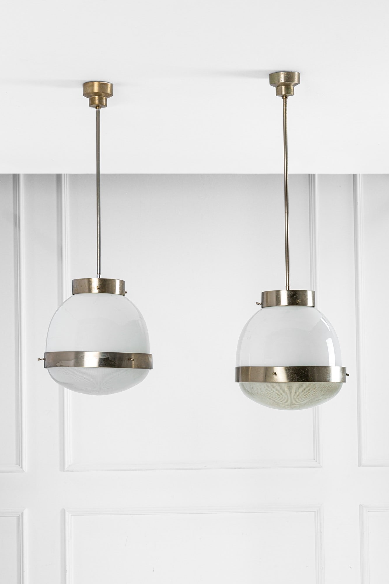 Sergio Mazza. Due lampade a sospensione mod. Delta (1 of 3)