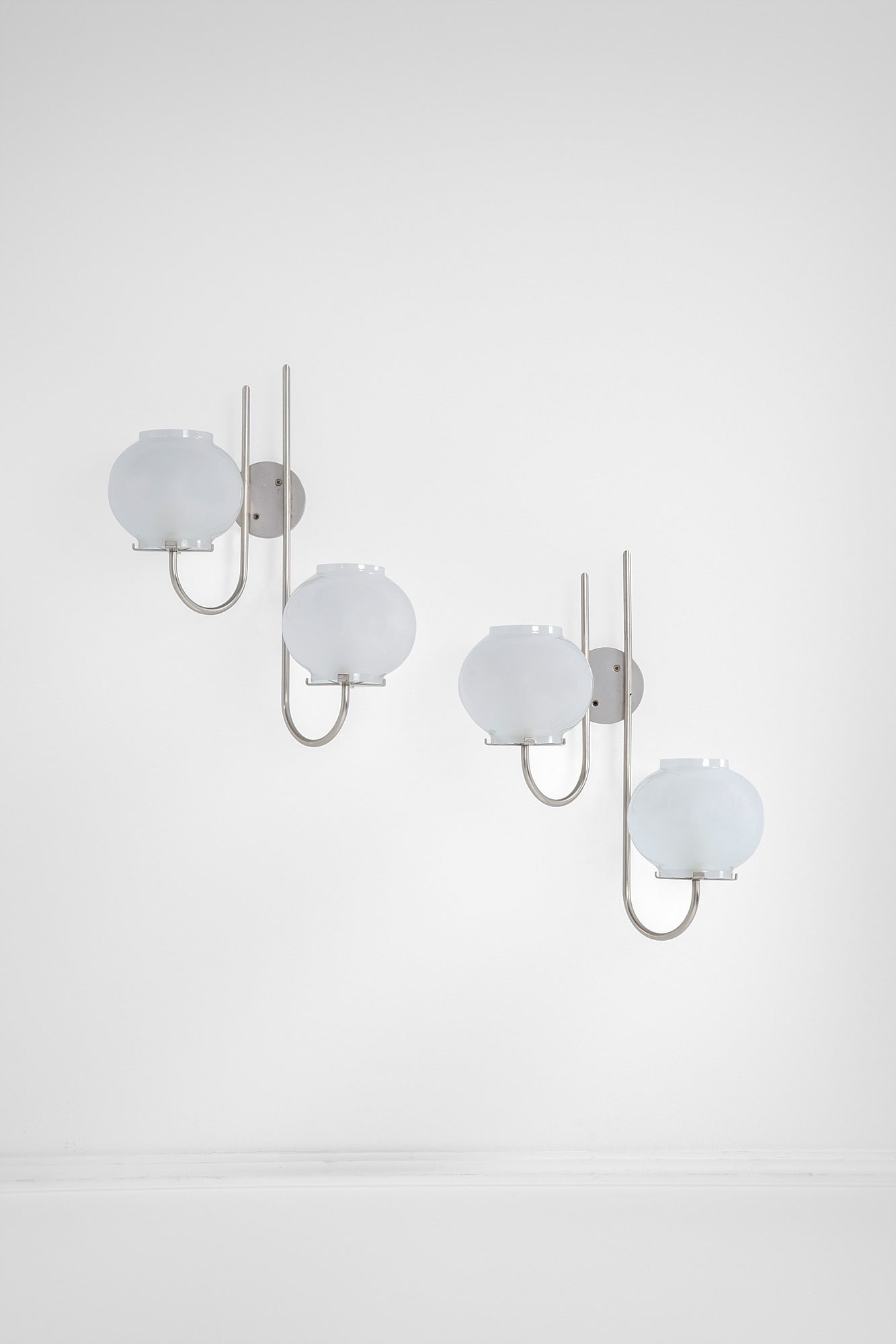 Tito Agnoli. Due lampade da parete mod. 1136/2 (1 of 4)