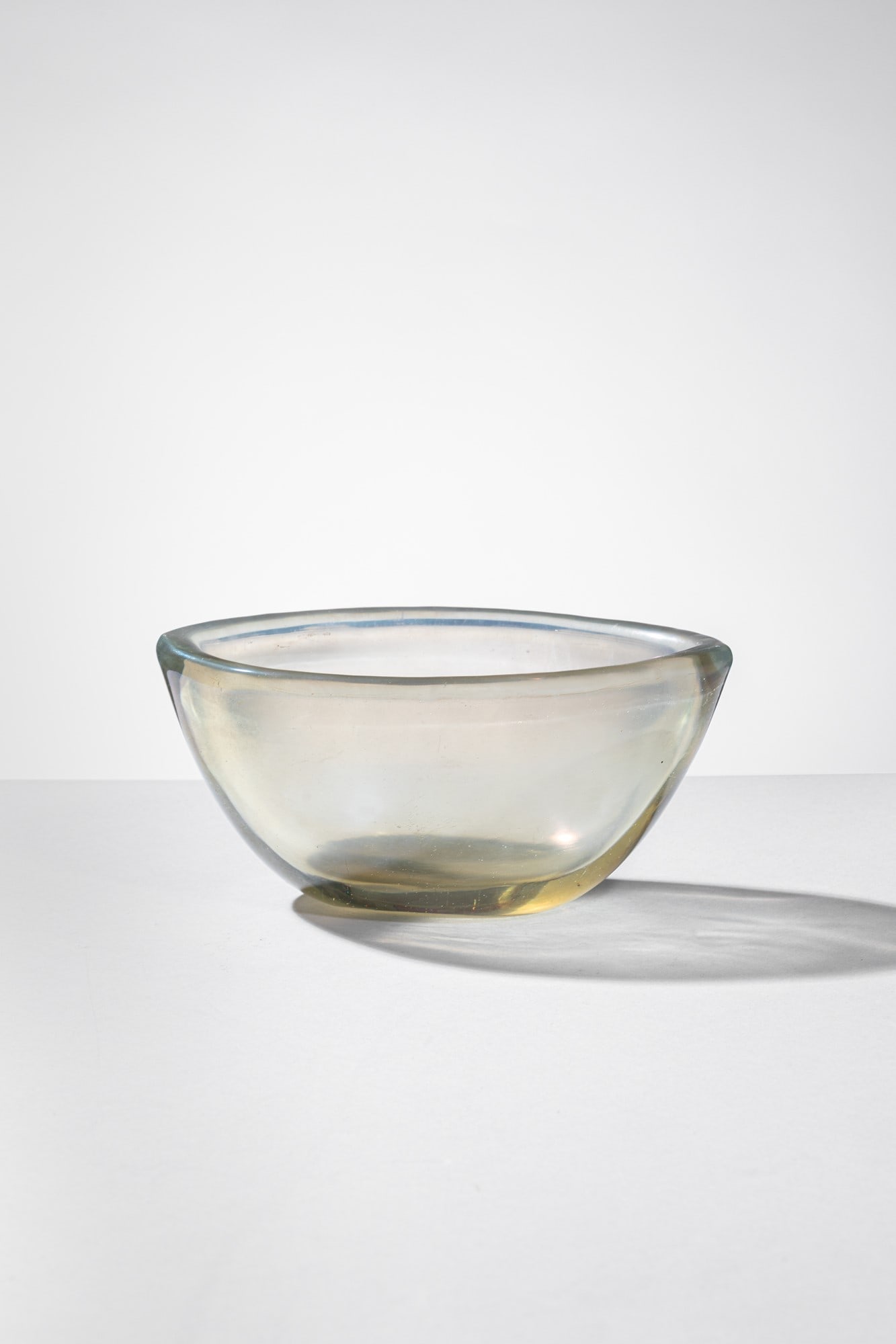 Carlo Scarpa. Coppa iridata (1 of 3)