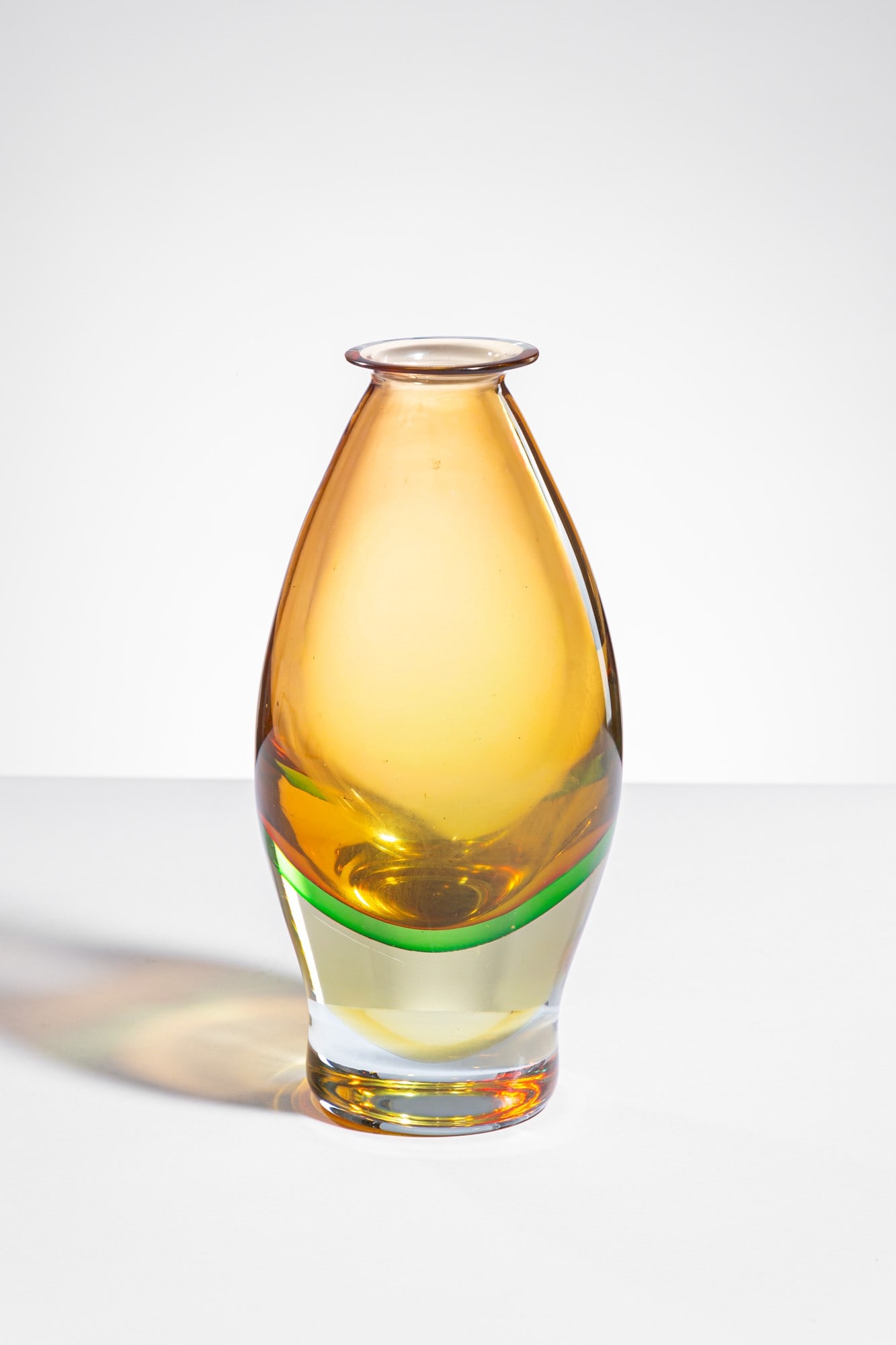 Seguso Vetri d'Arte. Vaso: VasoVetro sommerso cristallo, giallo, verde, ambra.Seguso Vetri d’Arte, 1960 ca.h cm 25, diam. cm 11