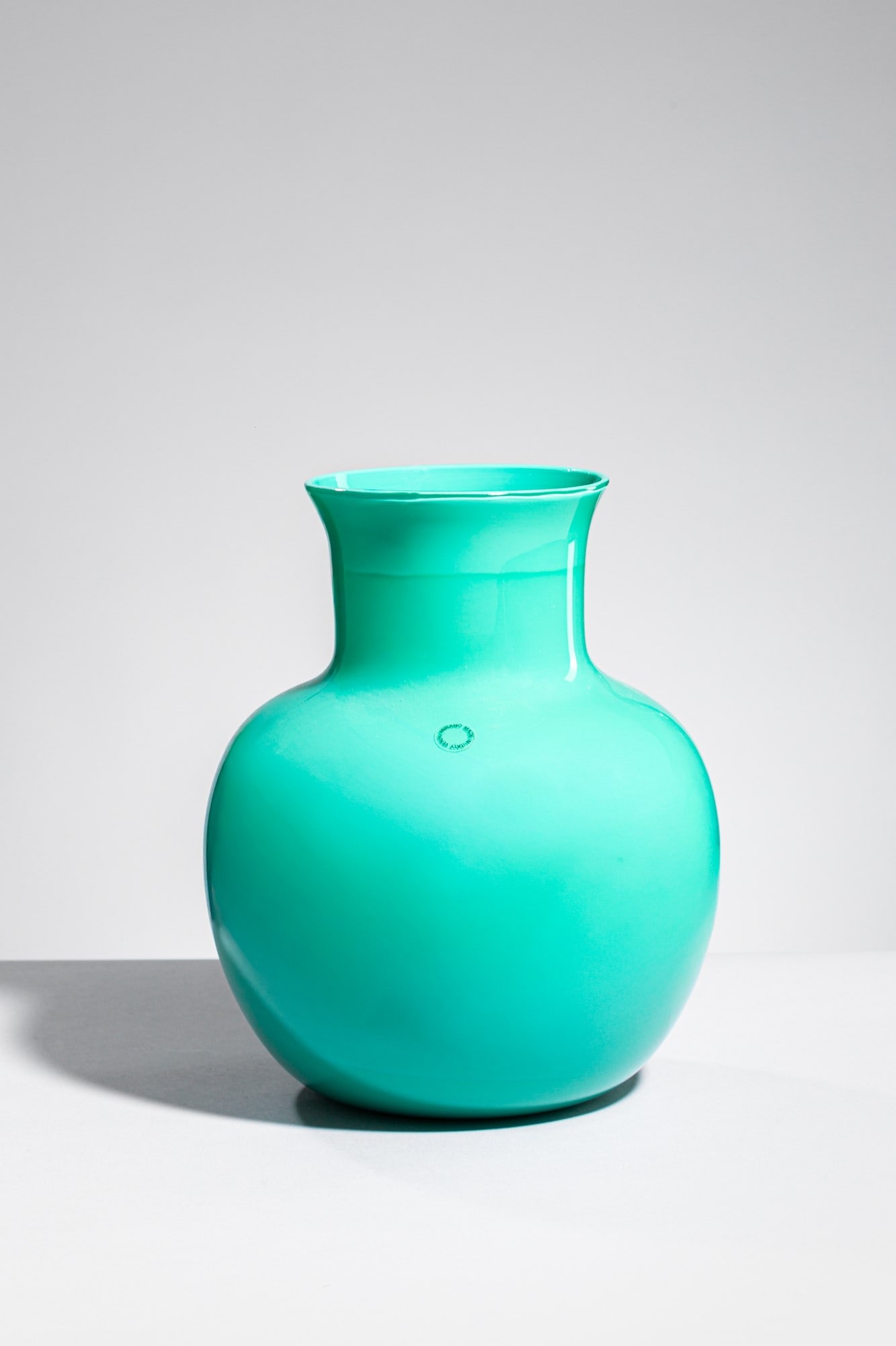 Tobia Scarpa. Vaso mod. 8552 (1 of 2)