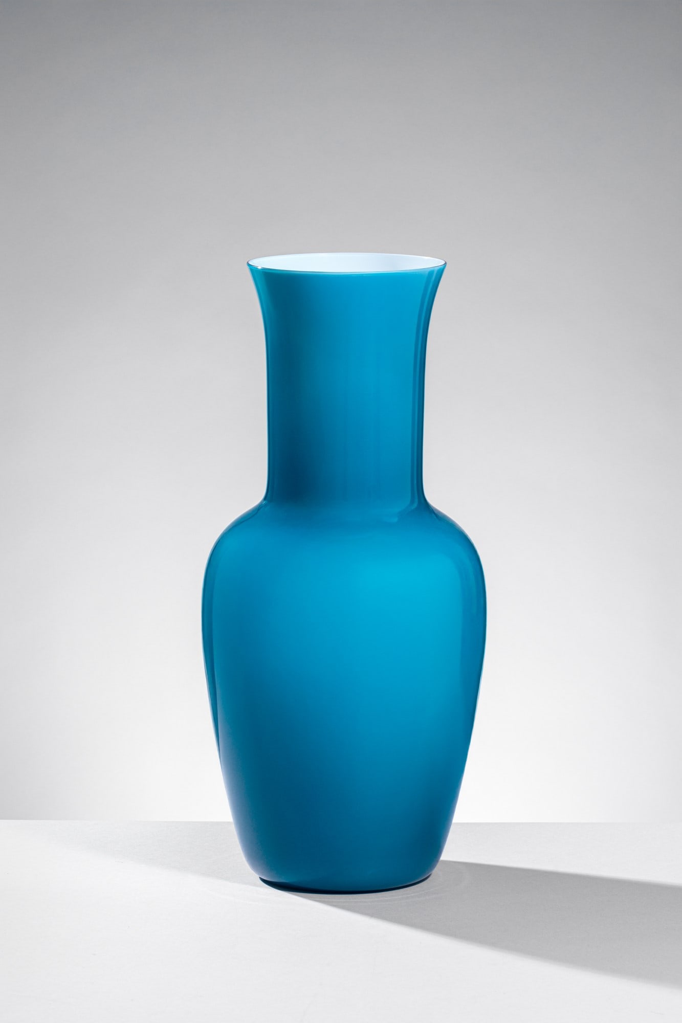 Venini. Vaso della serie Opalini (1 of 2)