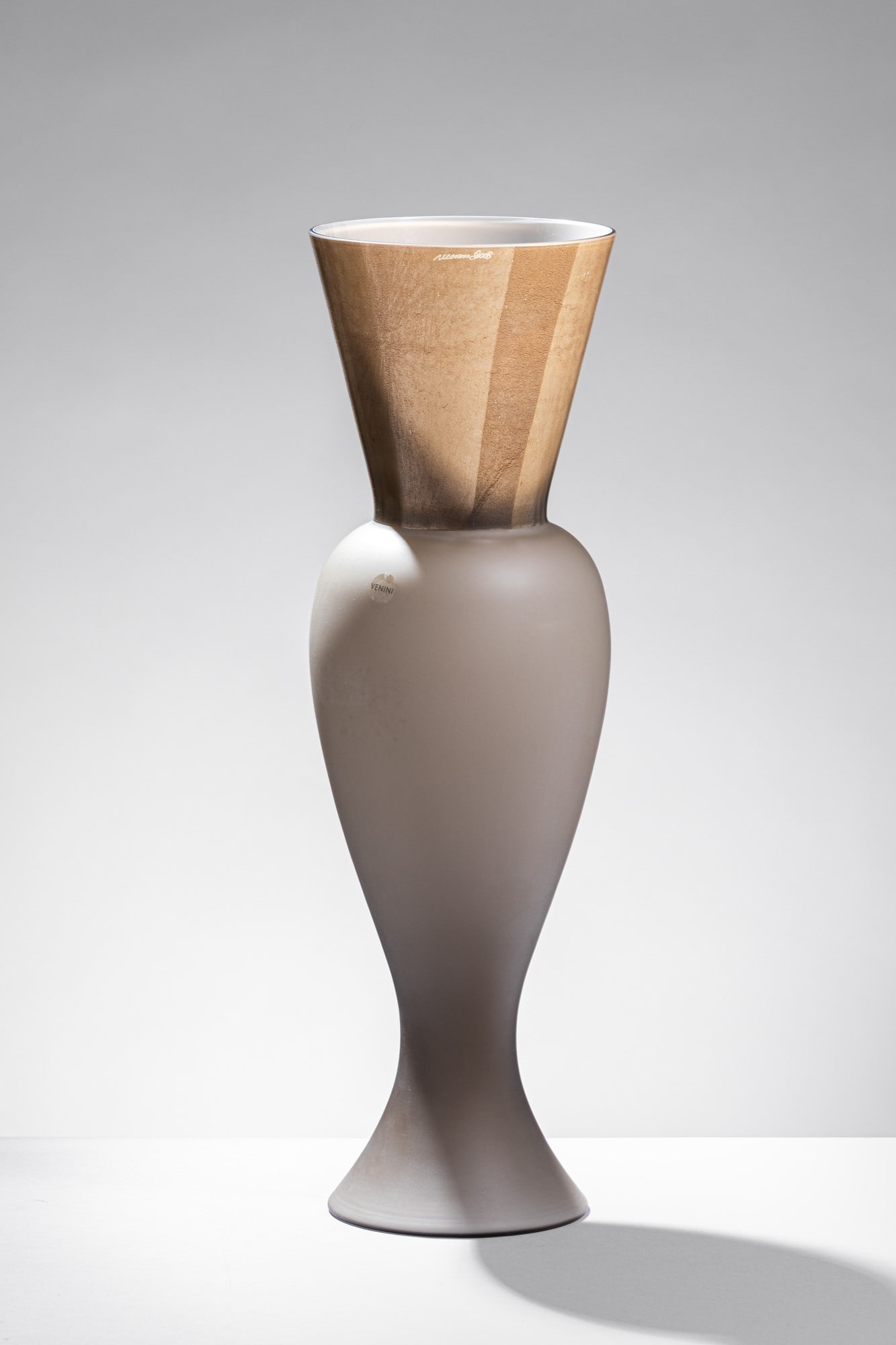 Rodolfo Dordoni. Vaso della serie Re e Regina (1 of 3)