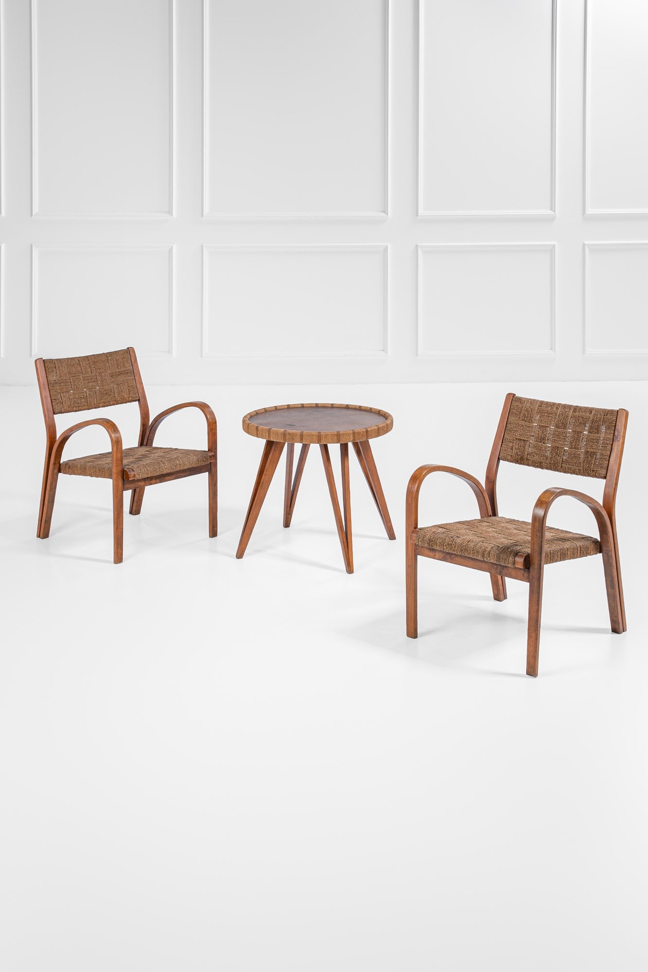 Augusto Romano (attr.). Due poltrone e un tavolino (1 of 5)