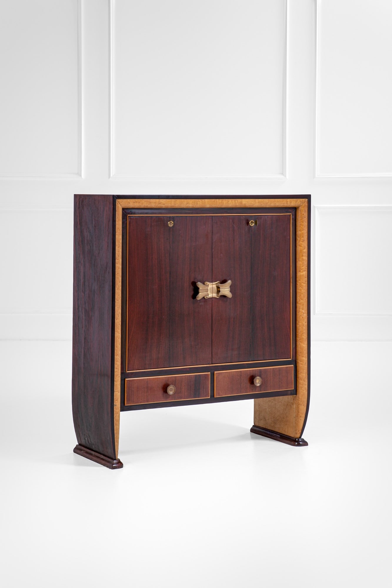 Mobile bar con maniglie a papillon (1 of 5)