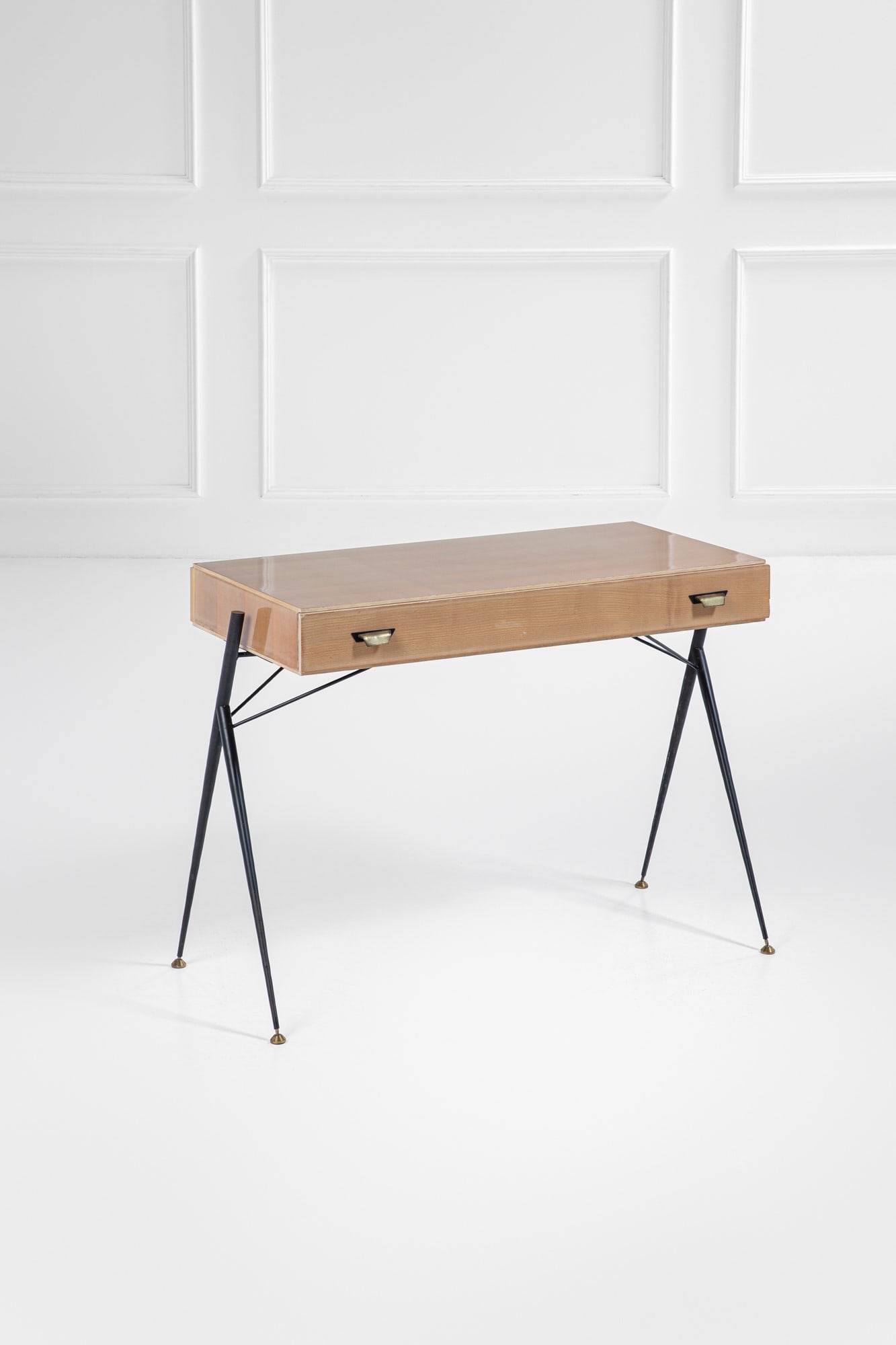 Silvio Cavatorta. Piccolo scrittoio da centro (1 of 3)