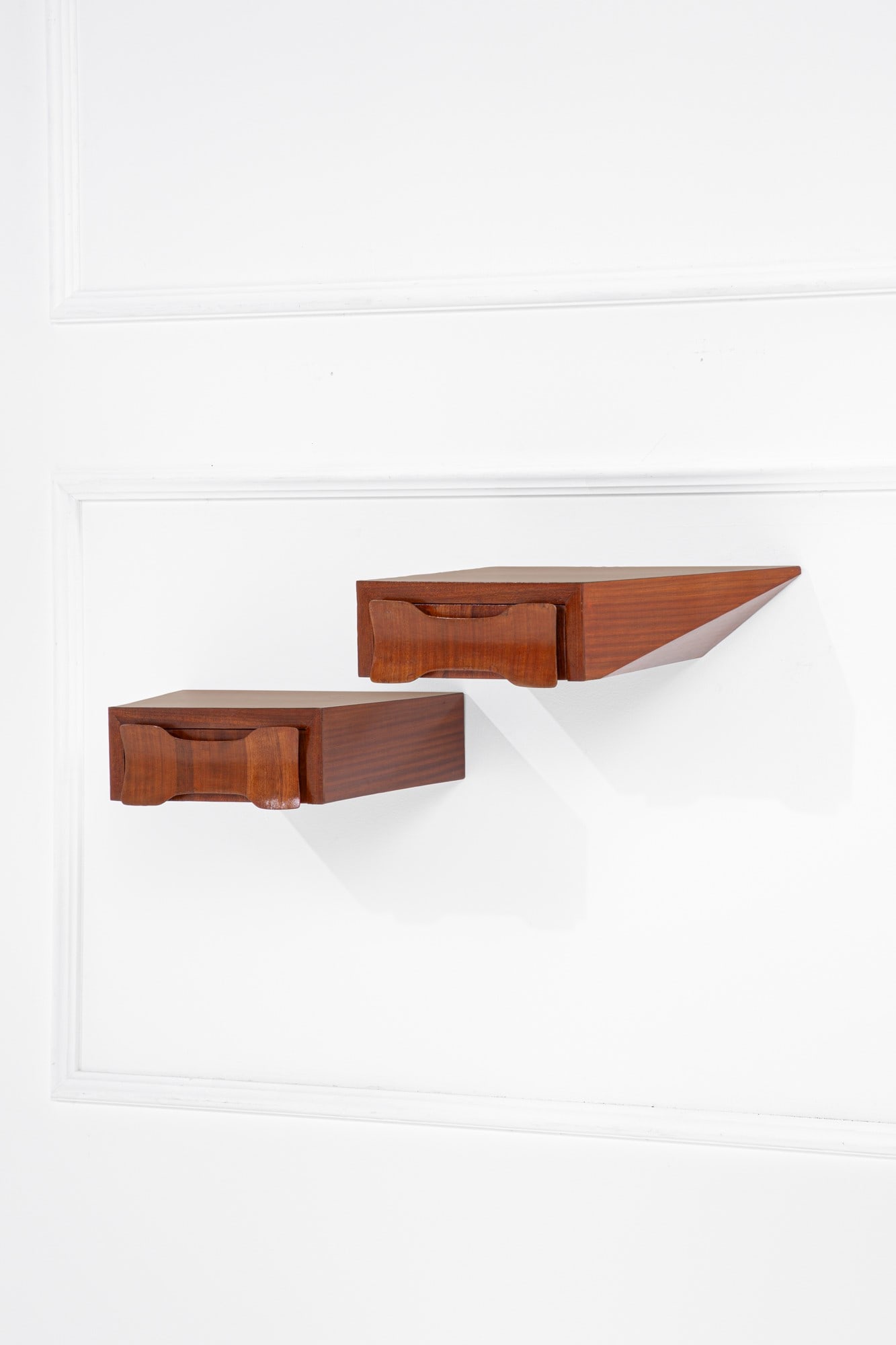 Due comodini pensili - 2