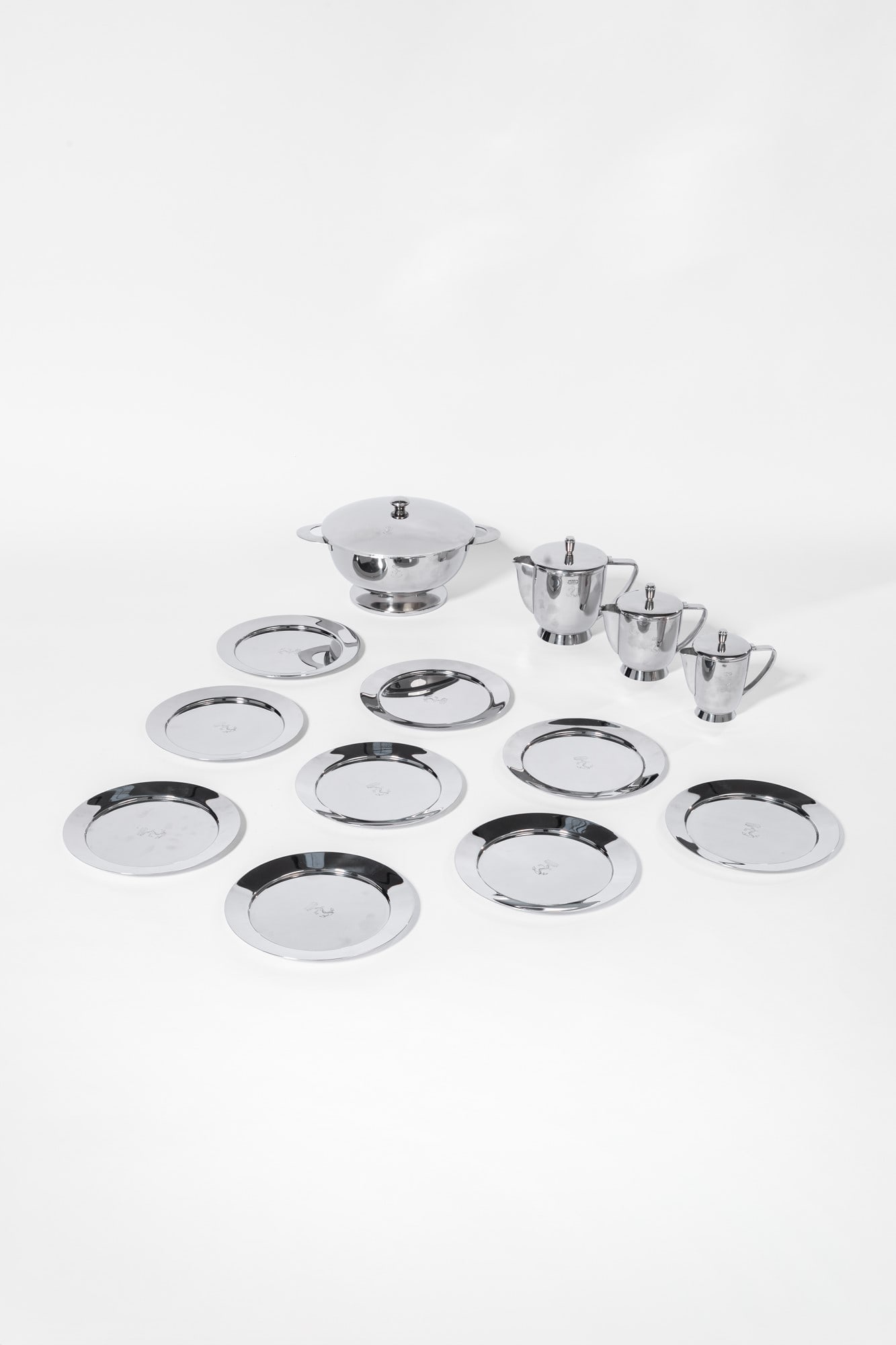 Gio Ponti. Servizio composto da zuppiera, tre salsiere e nove sottopiatti (1 of 6)