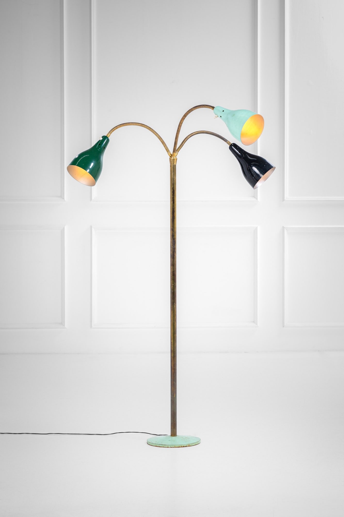 Angelo Ostuni (attr.). Lampada da terra a tre luci variante del mod. 336 (1 of 3)