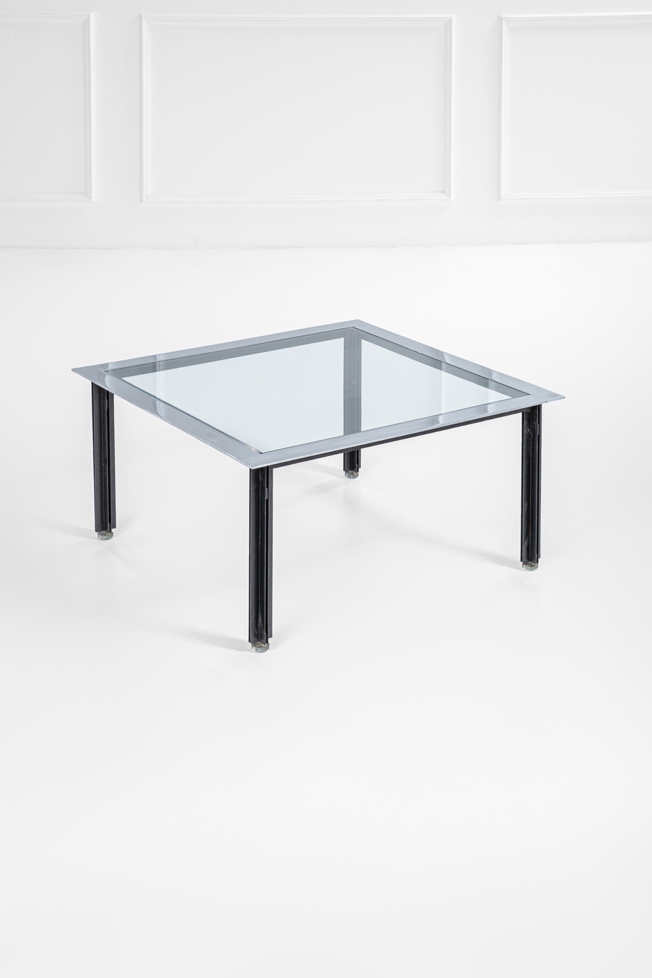 Luigi Caccia Dominioni. Tavolo basso della serie Fasce cromate mod. T10 (1 of 3)