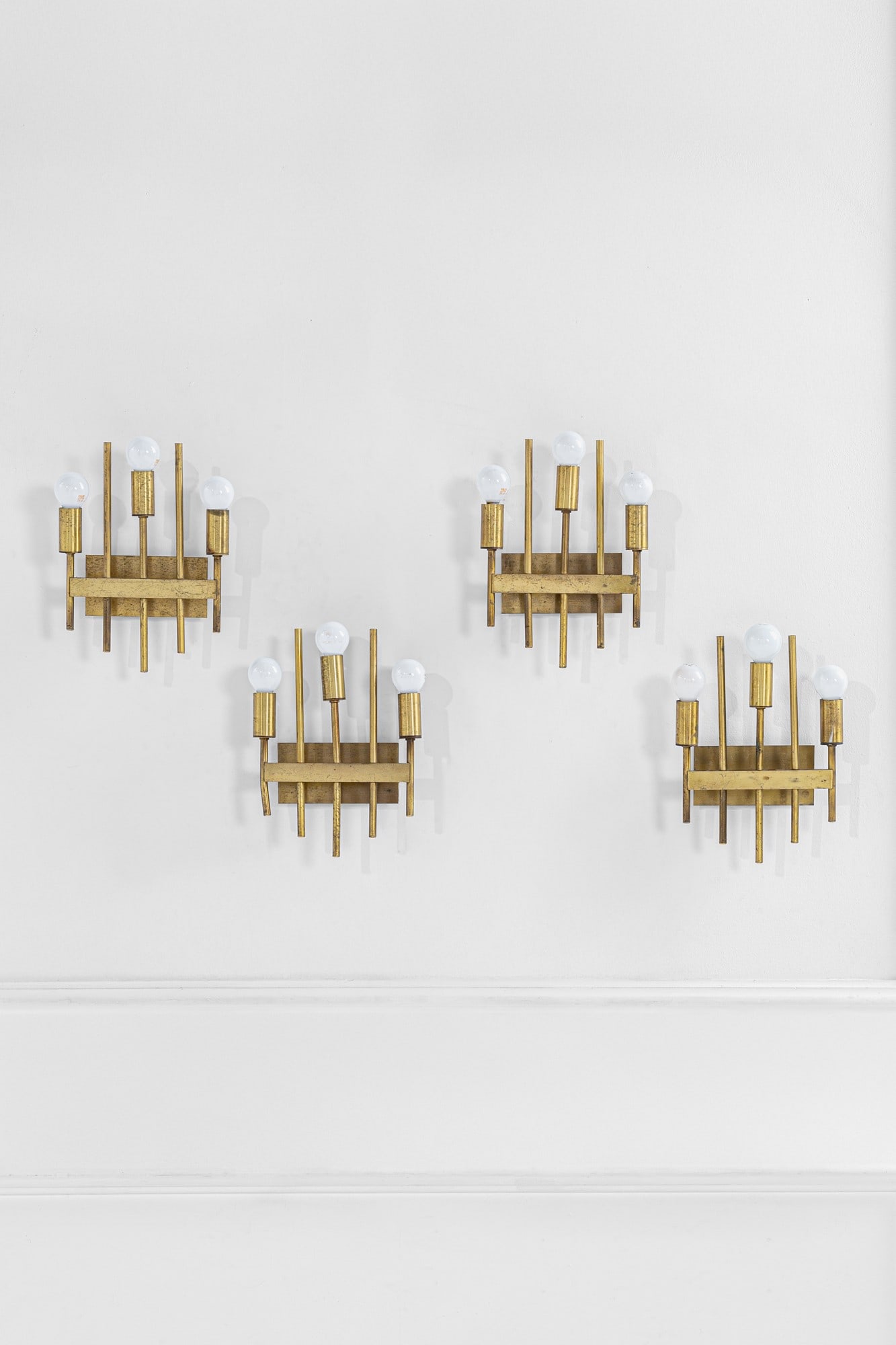 Lumi. Quattro lampade da parete (1 of 4)