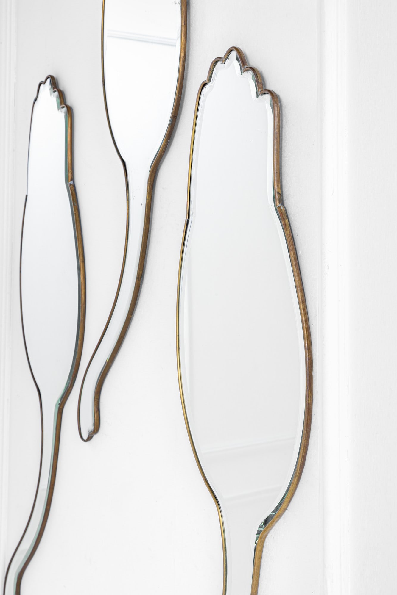 Sette specchi a forma di fiore - 3