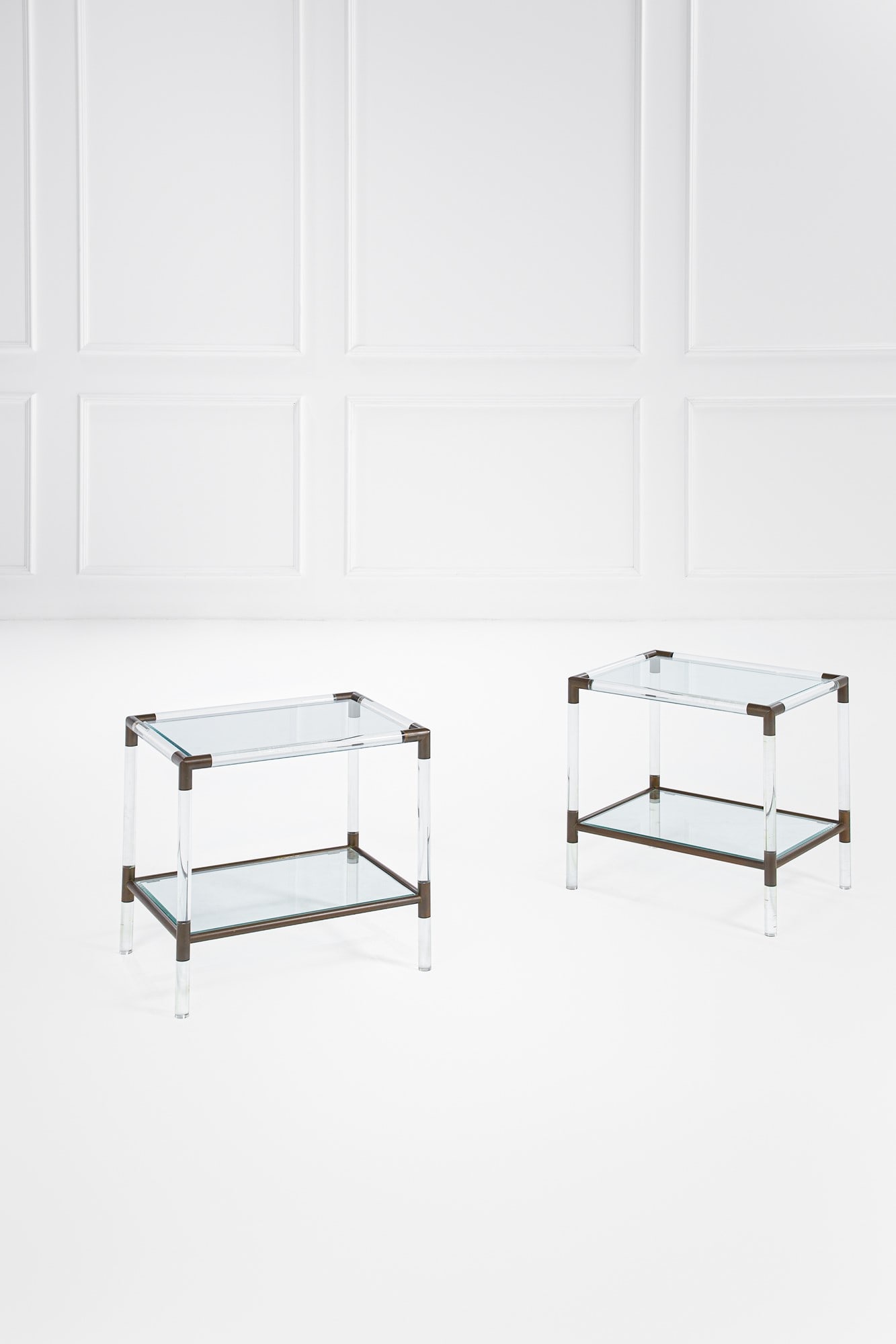 Due tavolini: Due tavoliniOttone, vetro trasparente, metacrilatocm 55x60x45