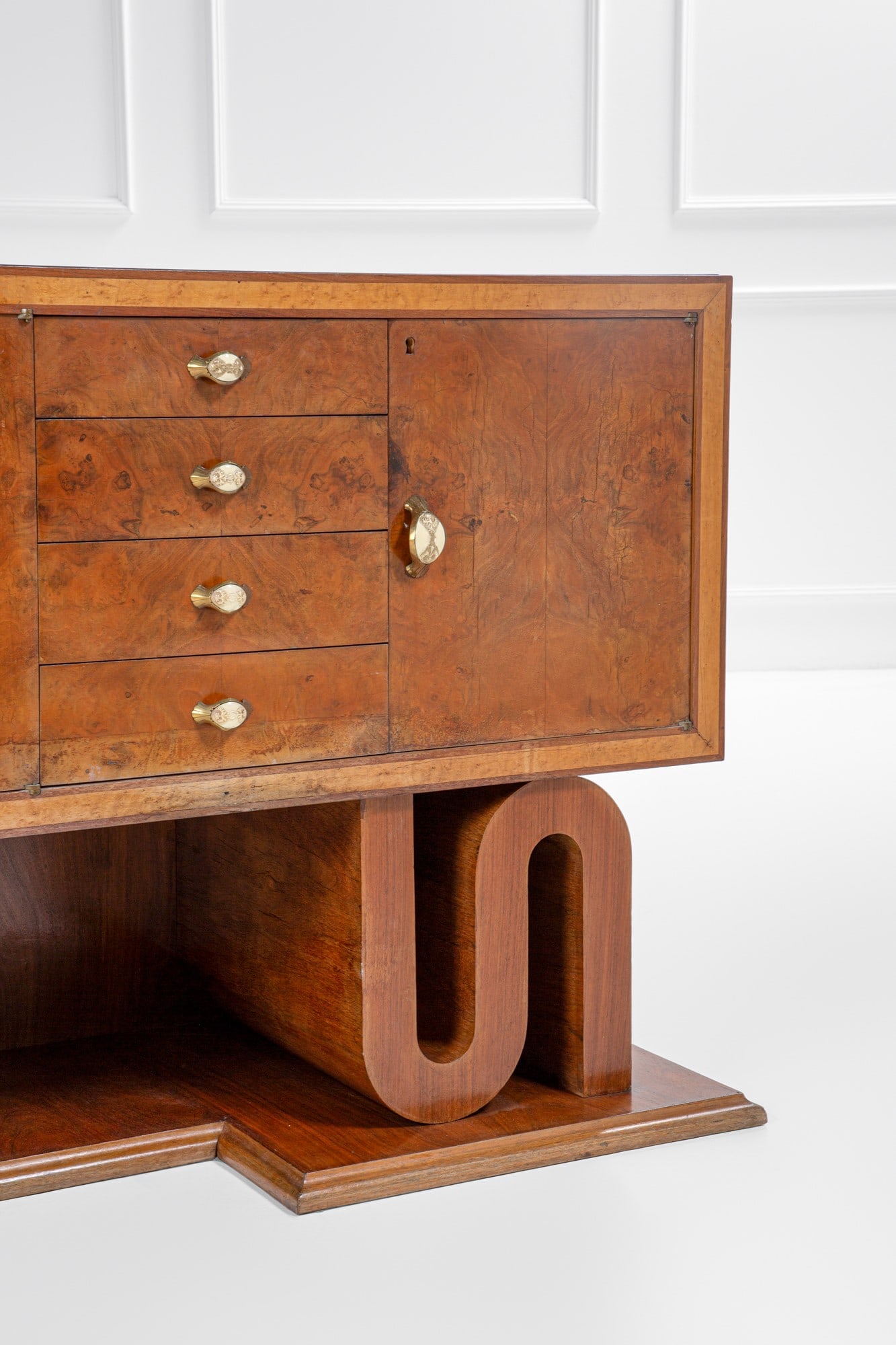 Imponente cabinet - 3