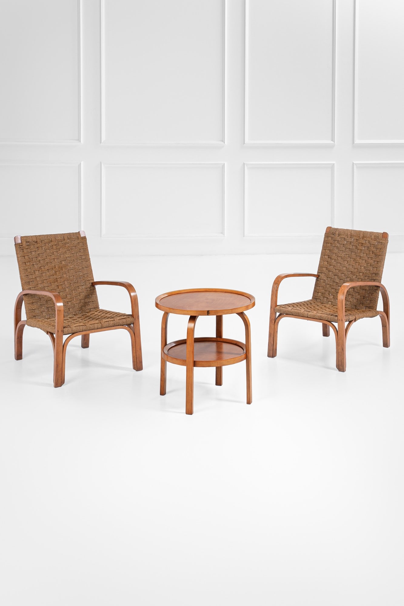 Augusto Romano (attr.). Due poltrone e un tavolino (1 of 5)