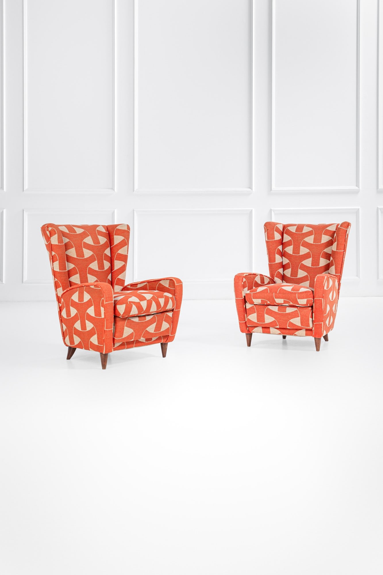 Paolo Buffa. Due poltrone mod. Bristol (1 of 4)