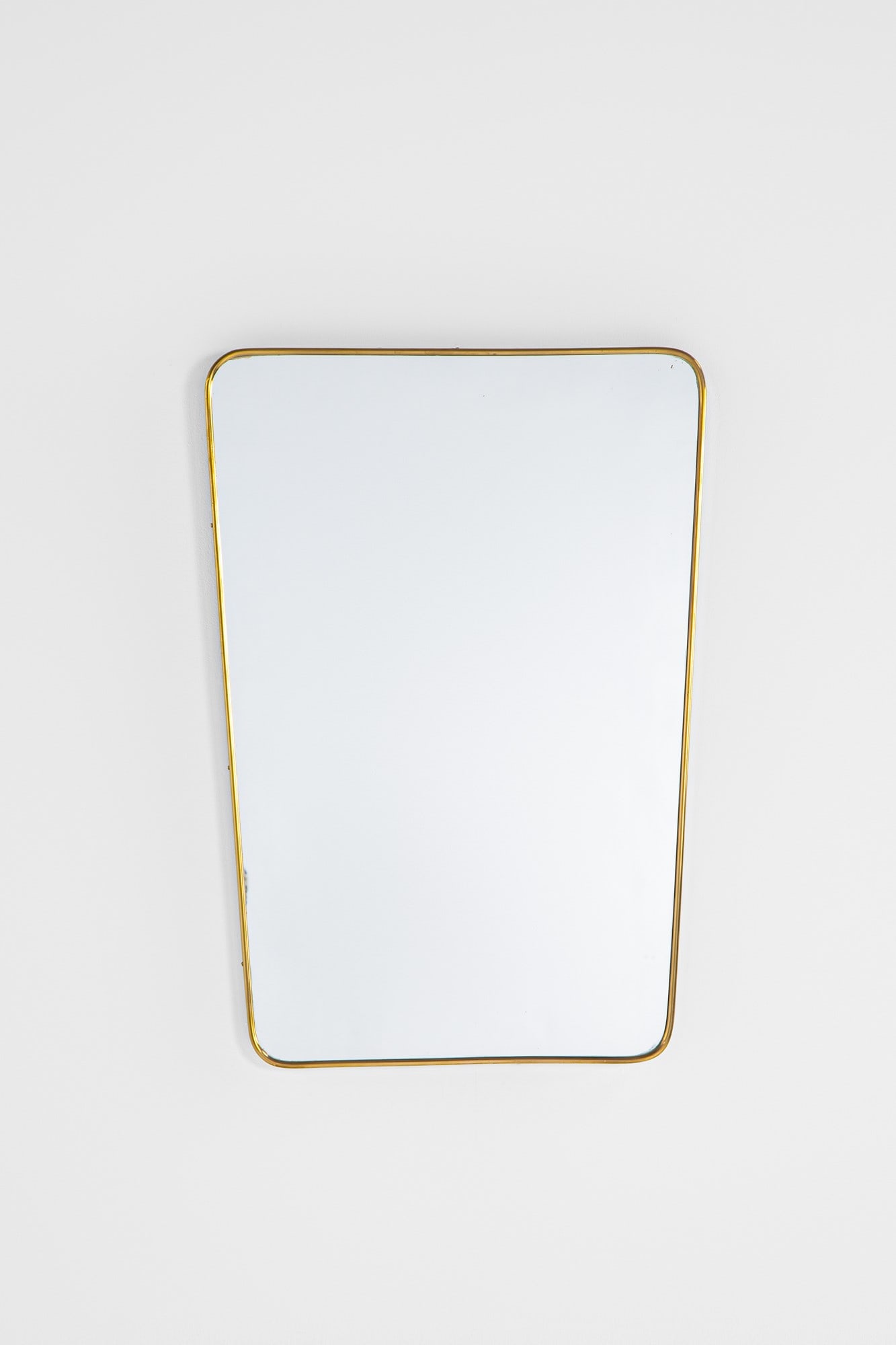 Specchio da parete: Specchio da parete Ottone, vetro specchiato. 1950 ca. cm 69x48x2