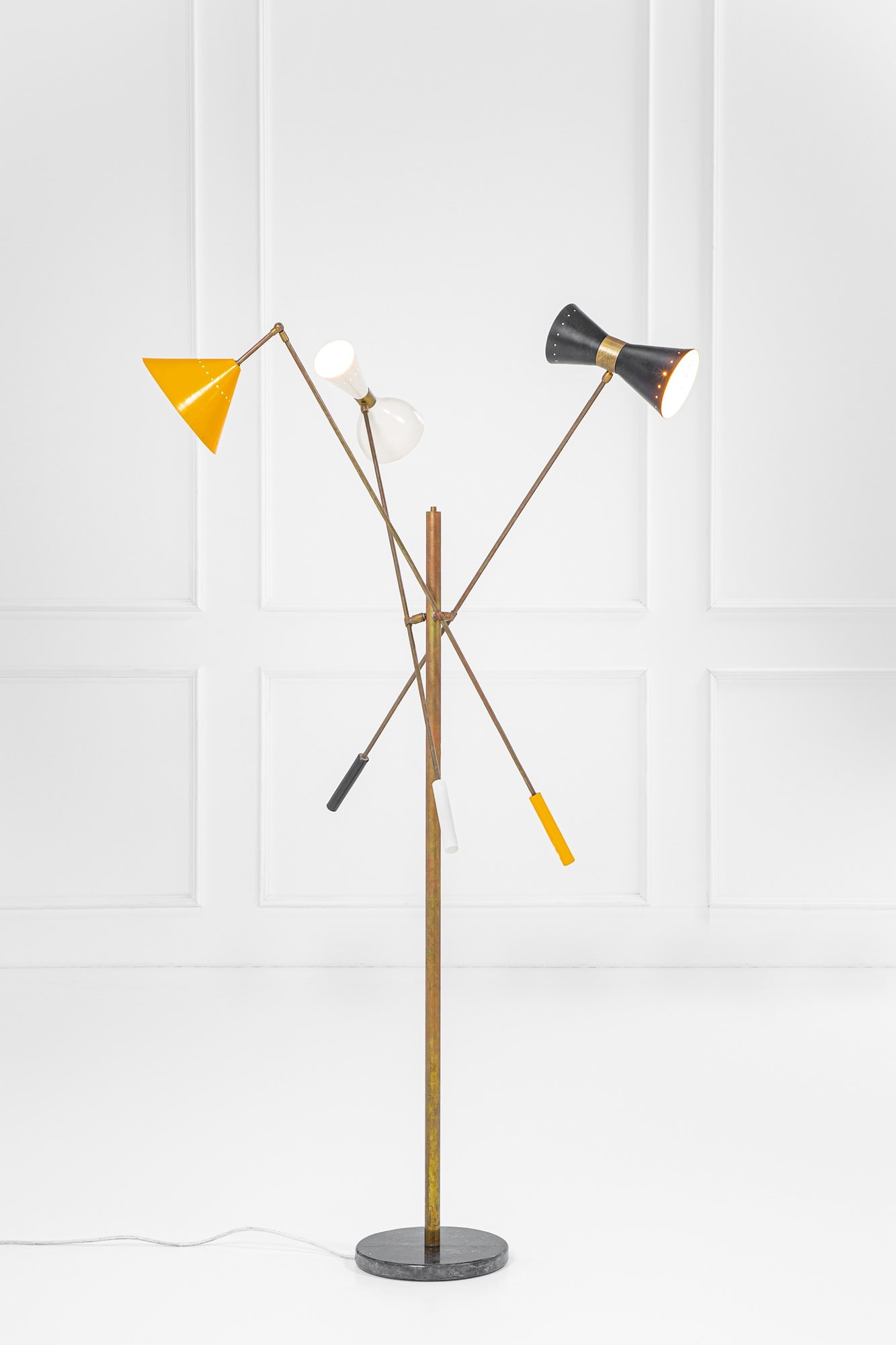 Lampada da terra a tre bracci orientabili (1 of 5)