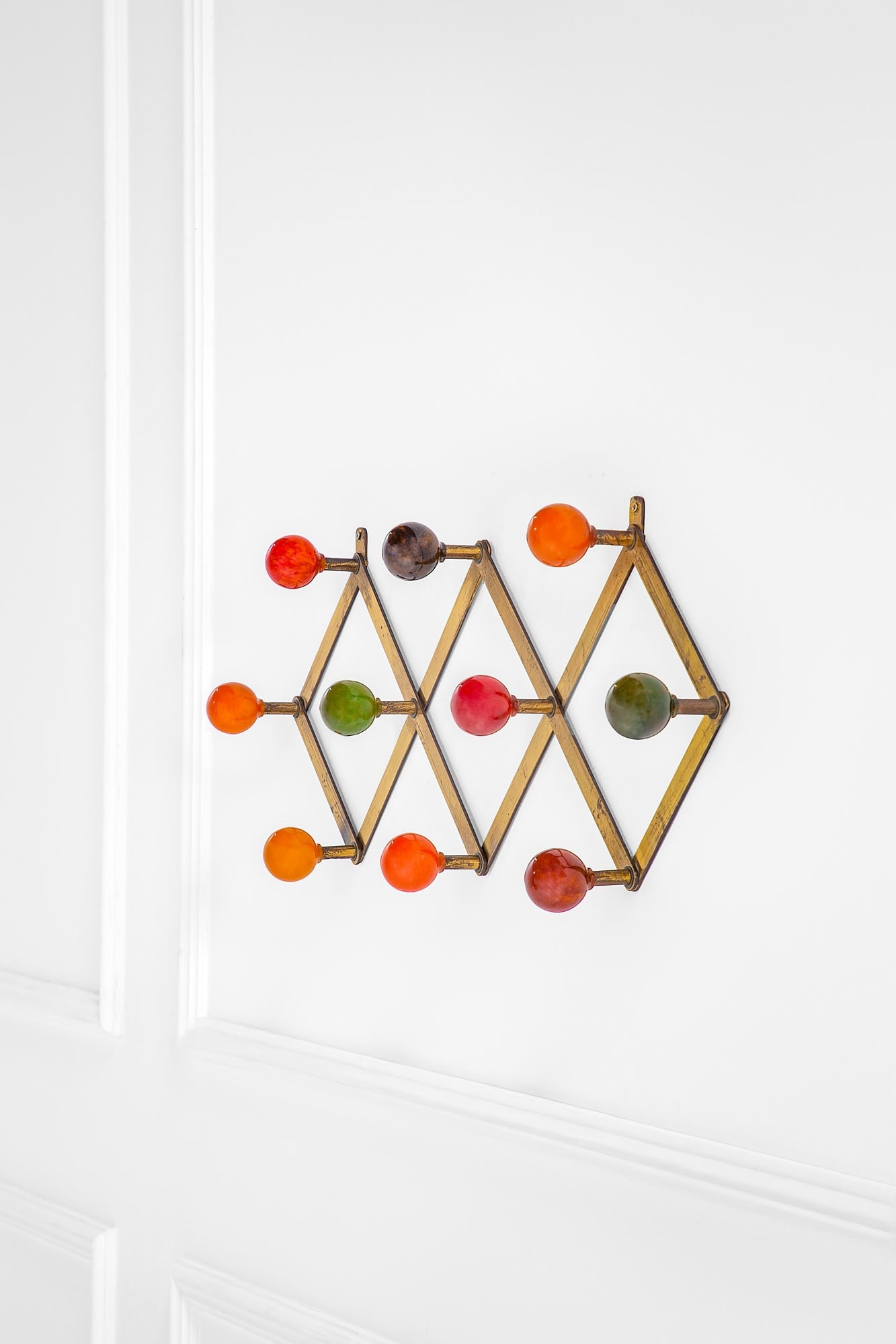 Luigi Caccia Dominioni. Appendiabiti mod. AT4 (1 of 3)