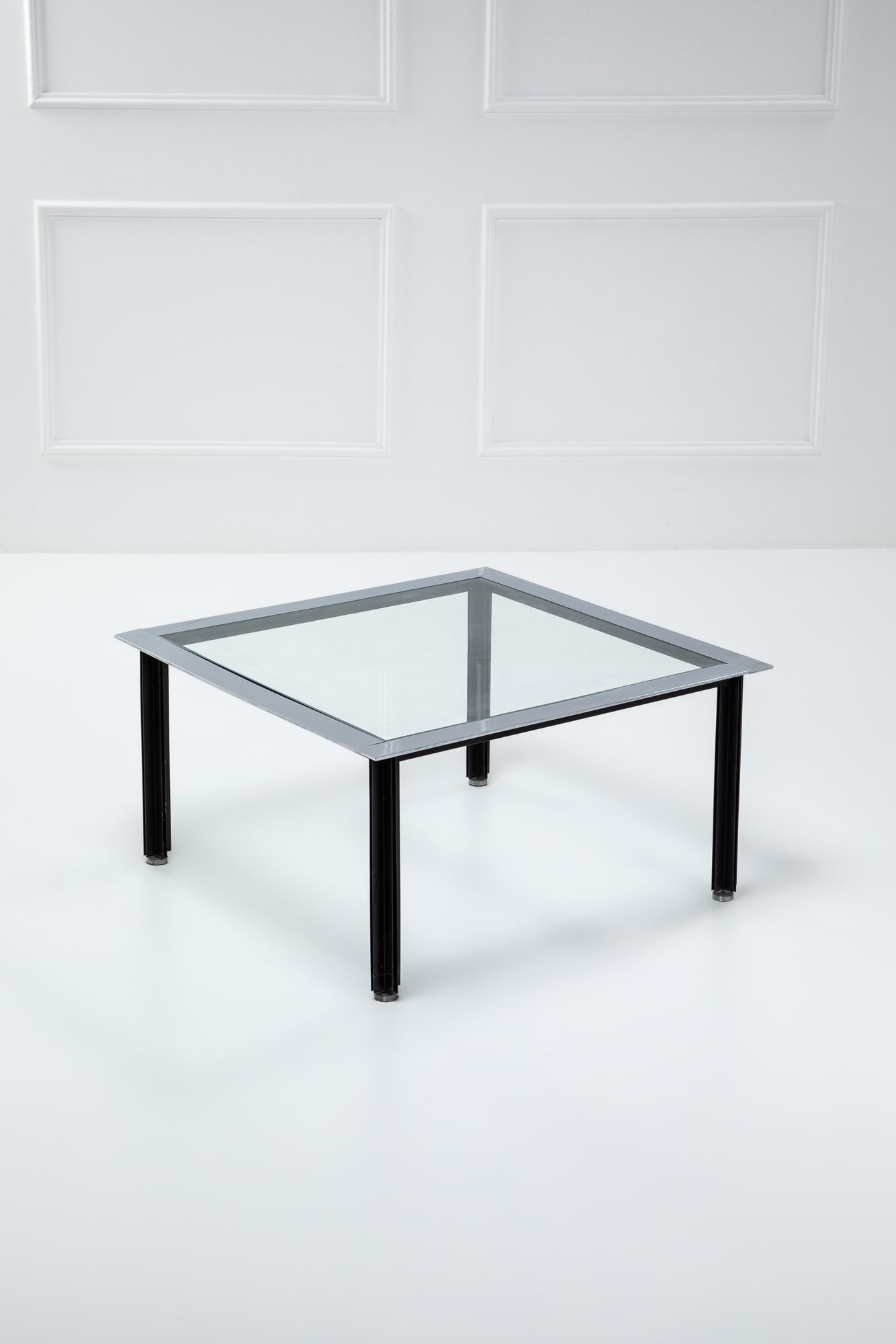 Luigi Caccia Dominioni. Tavolo basso della serie Fasce cromate mod. T10 (1 of 3)