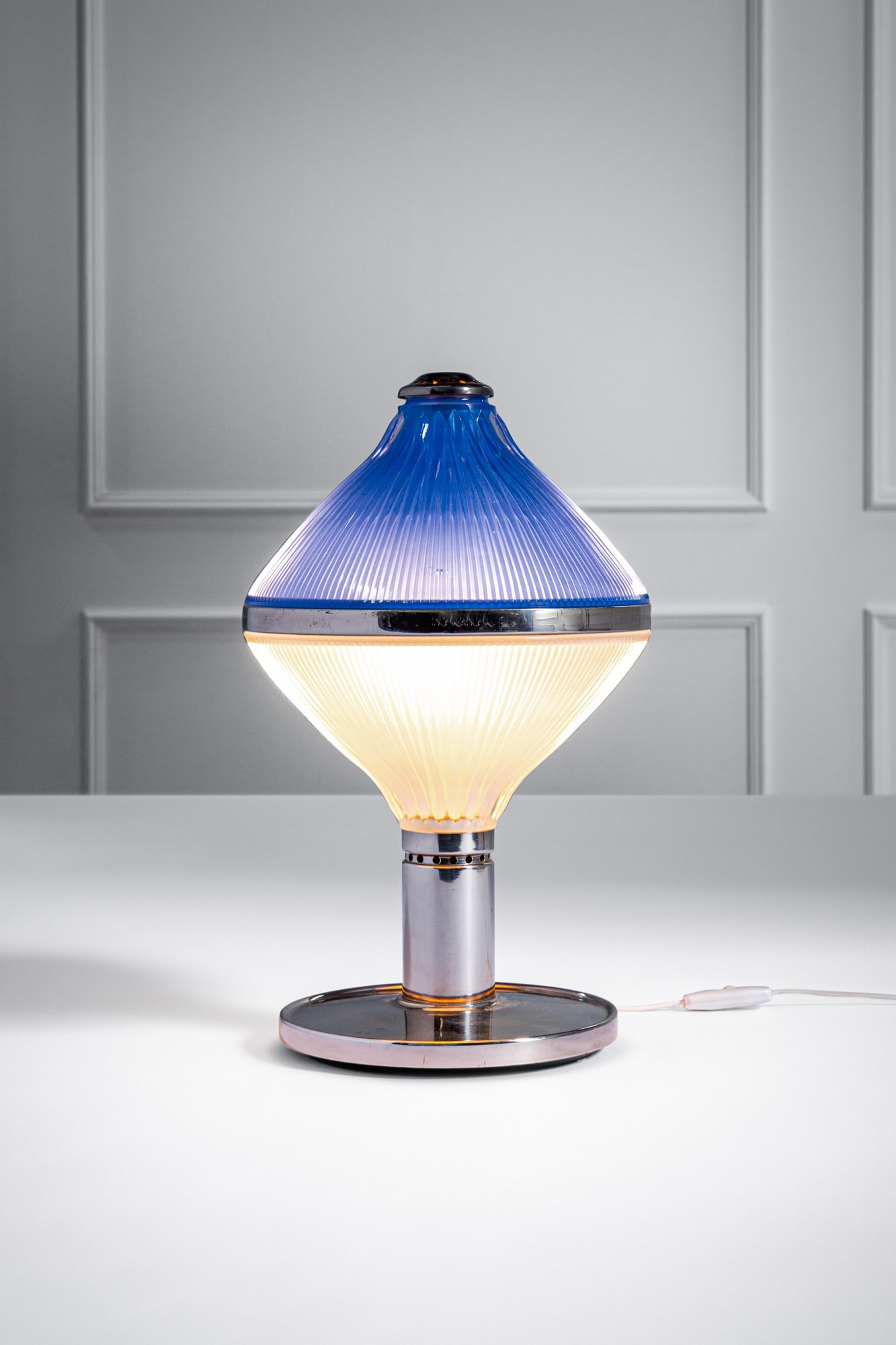 Studio BBPR. Lampada da tavolo della serie Polinnia (1 of 3)