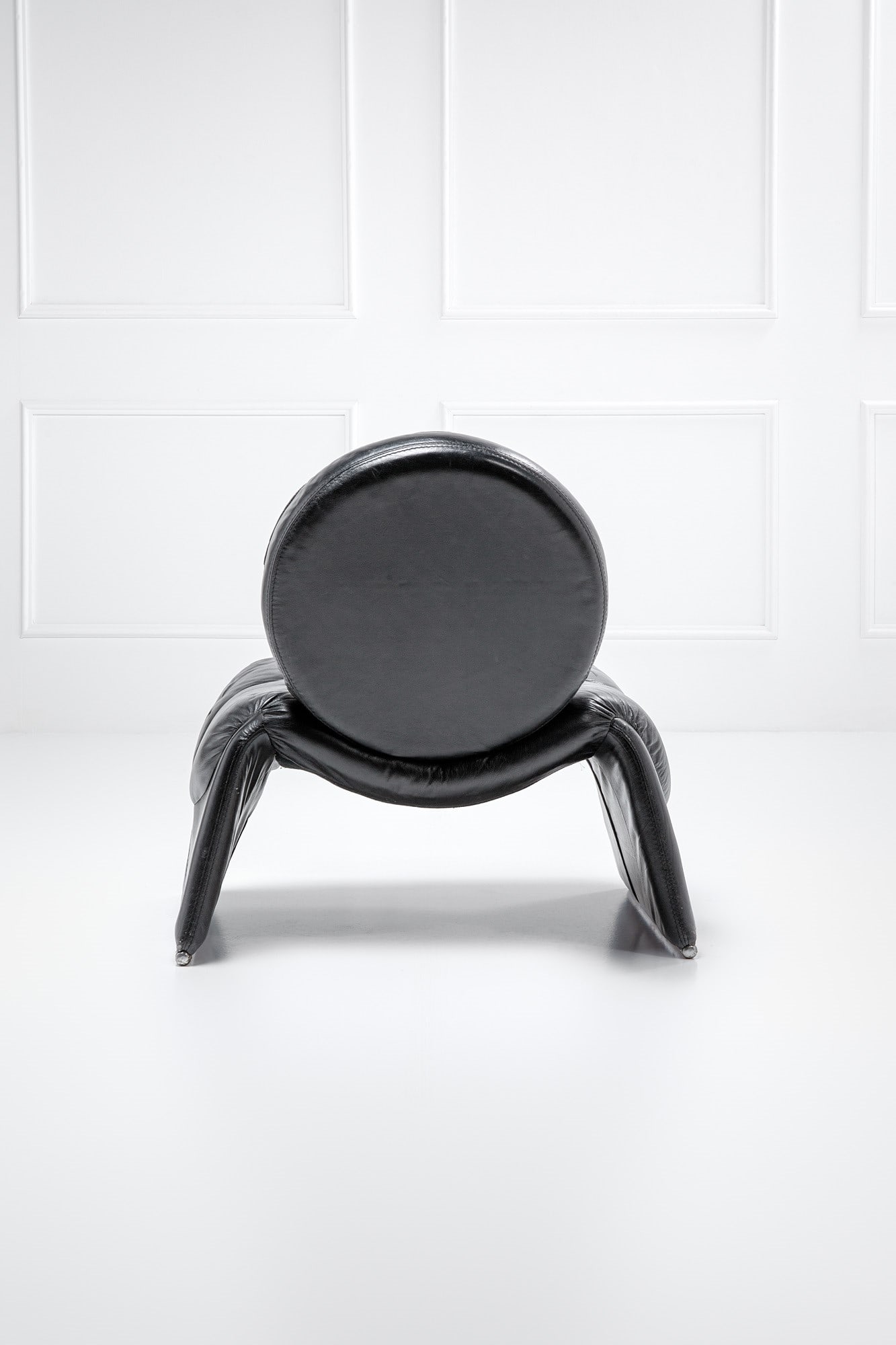 Vittorio Introini. Poltrona - 4