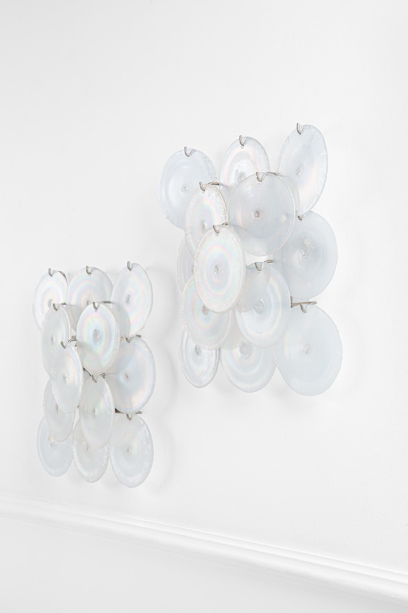 Carlo Nason. Due lampade da parete a dischi mod. LP 235 (1 of 4)