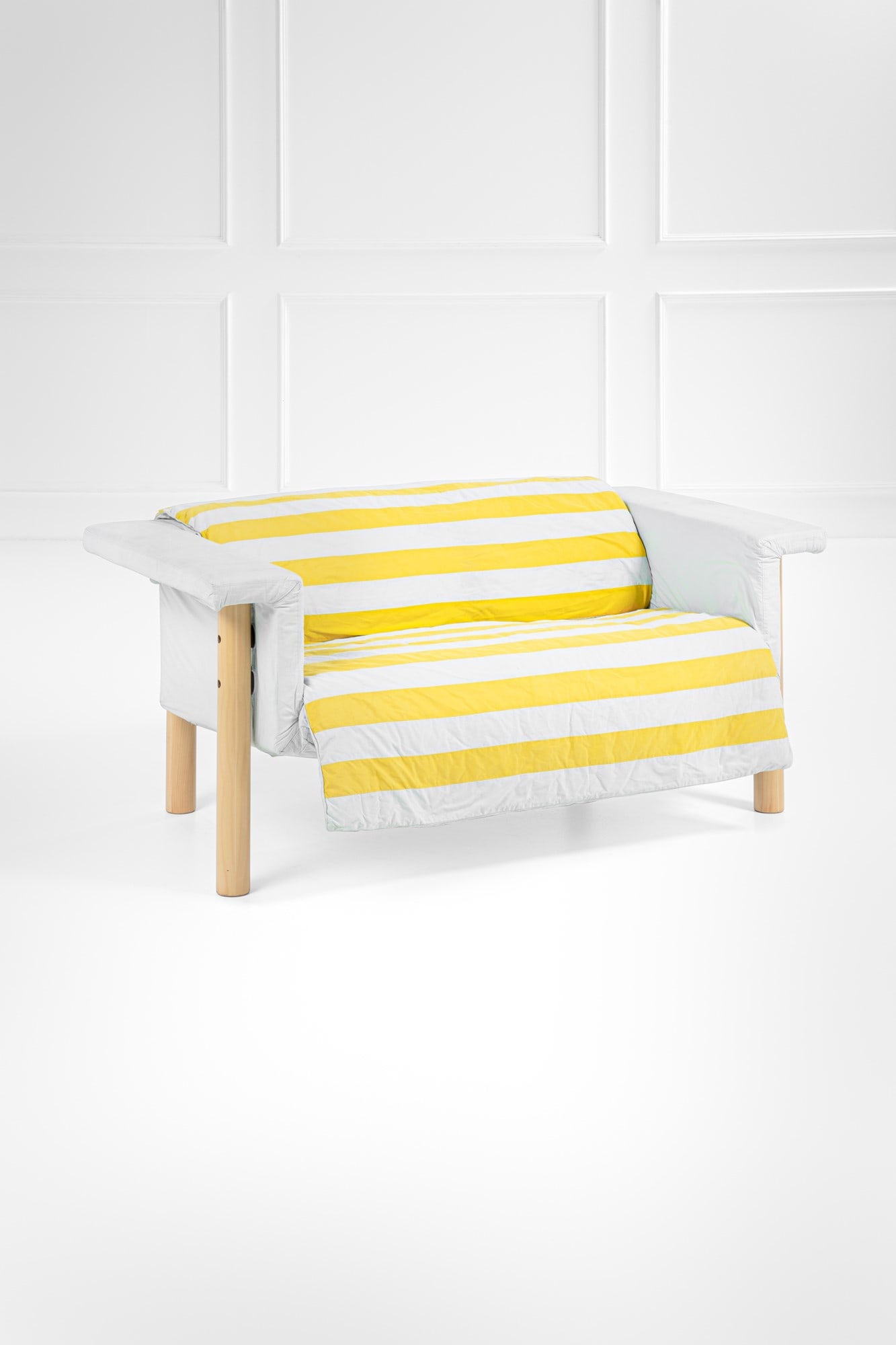 Aldo Rossi. Divano mod. Capitolo (1 of 3)