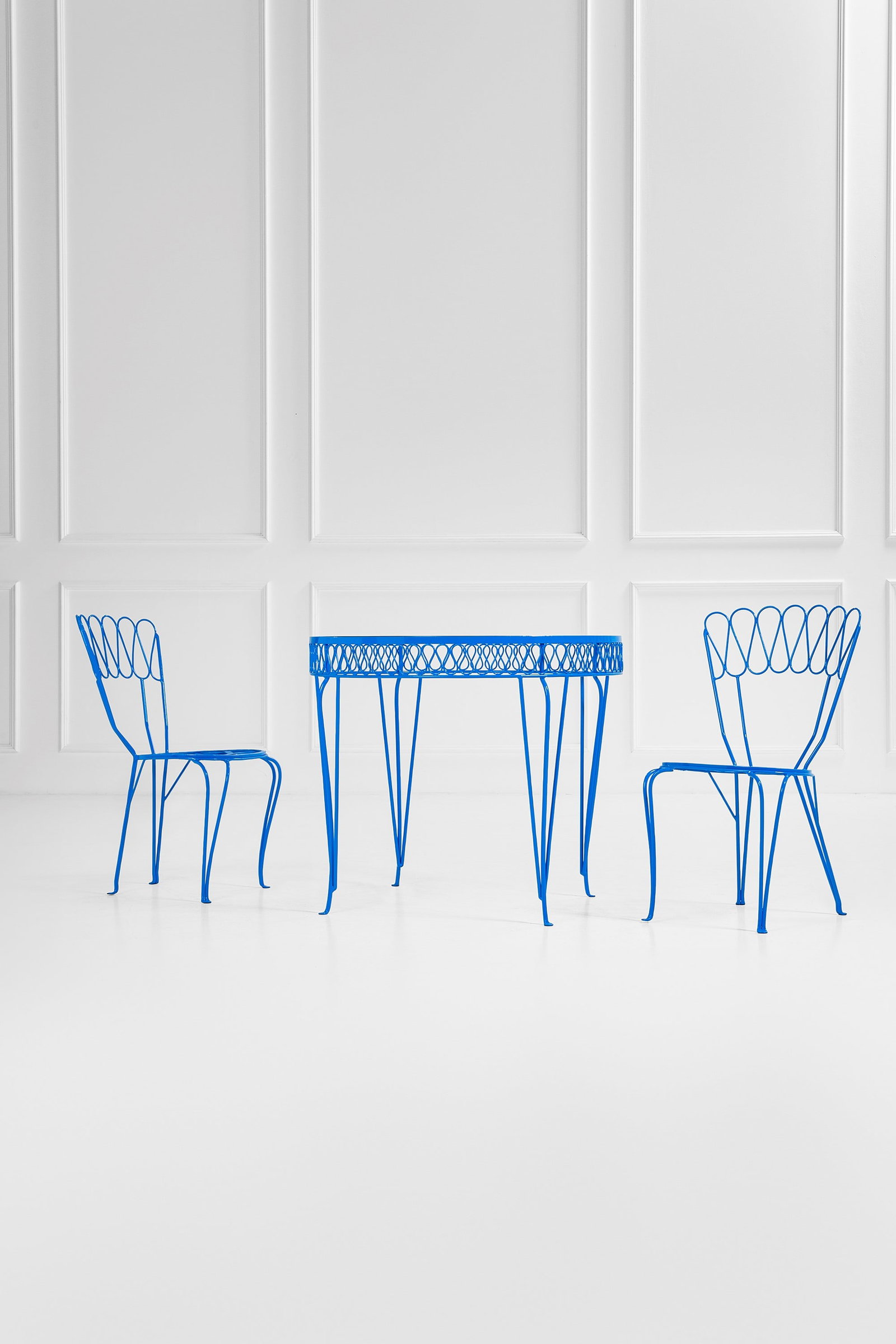 Gio Ponti. Due sedie e un tavolo da giardino (1 of 5)