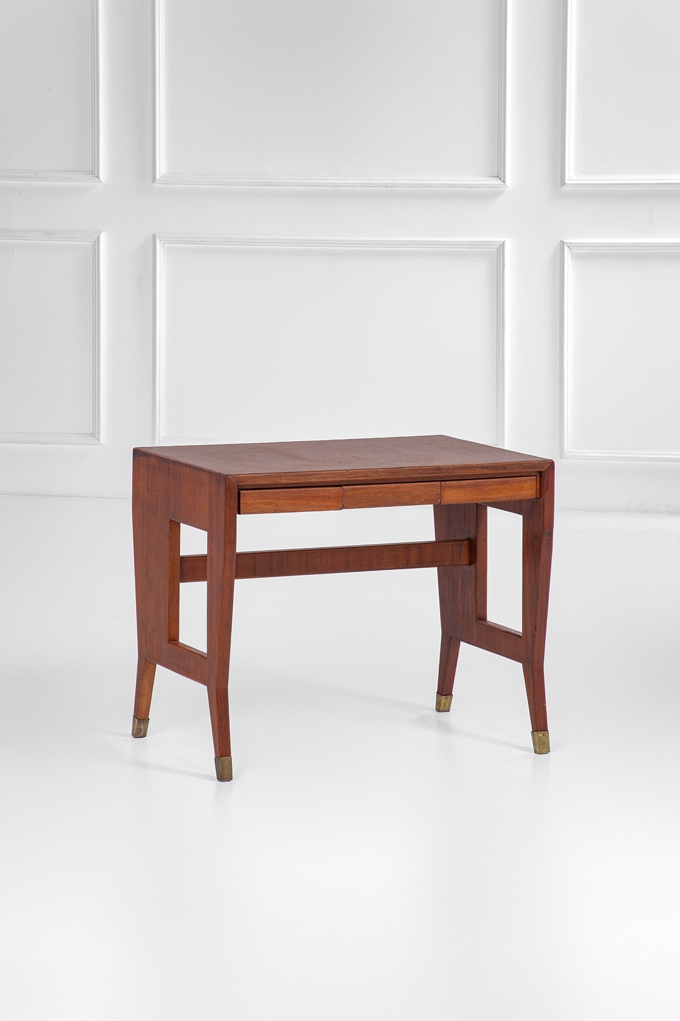 Gio Ponti. Scrittoio realizzato per la Banca Nazionale del Lavoro (1 of 4)