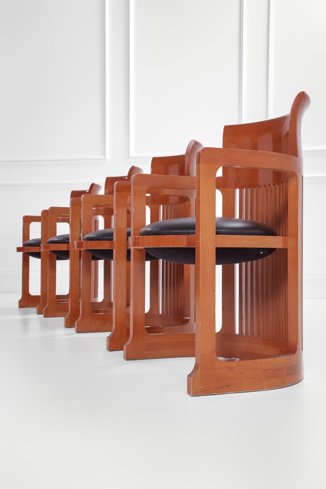 Frank Lloyd Wright. Dodici poltrone mod. Barrel - 4