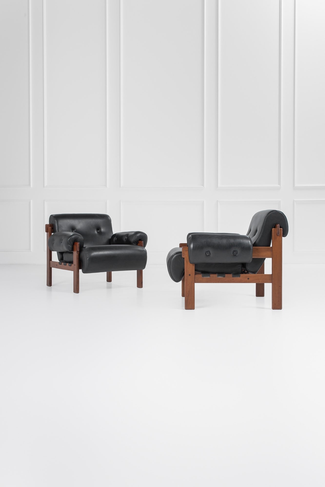 Jean Gillon (attr.). Due poltrone (1 of 6)