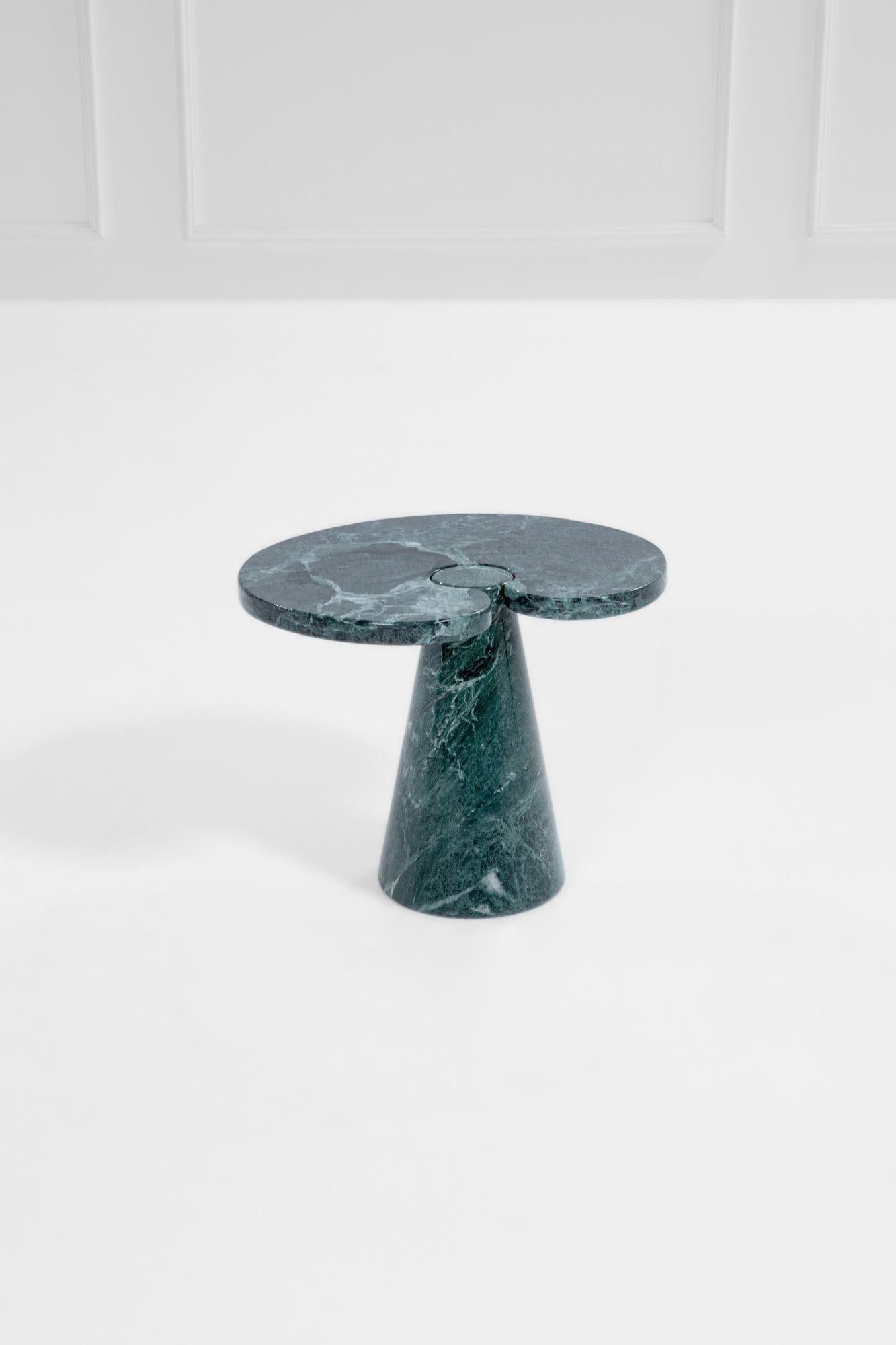 Angelo Mangiarotti. Tavolino alto della serie Eros (1 of 4)