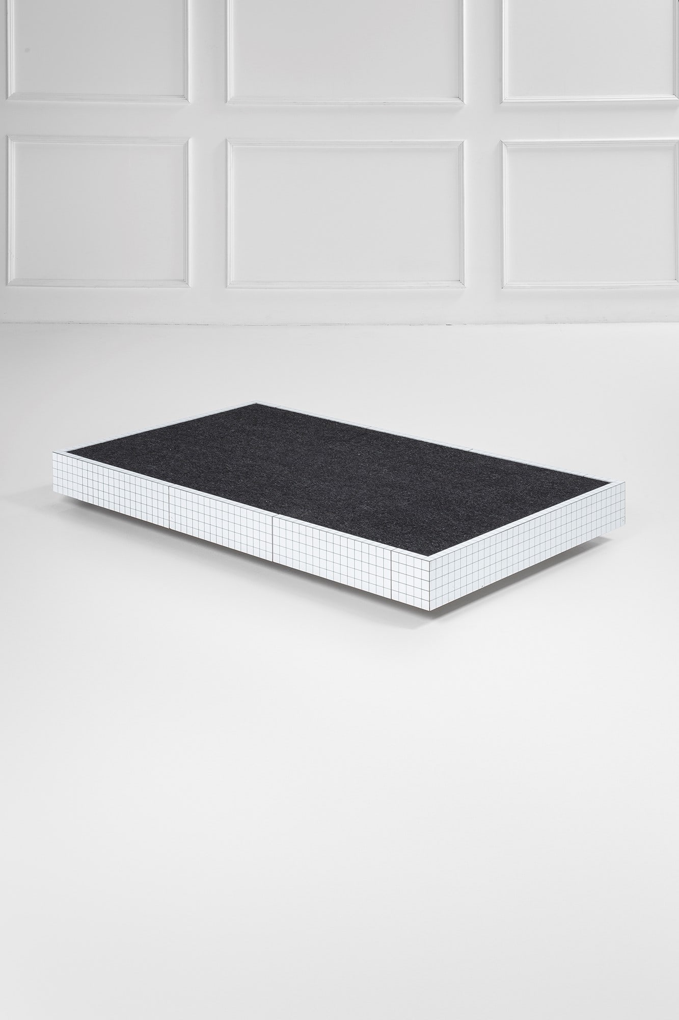 Superstudio. Tavolo basso della serie Quaderna (1 of 3)