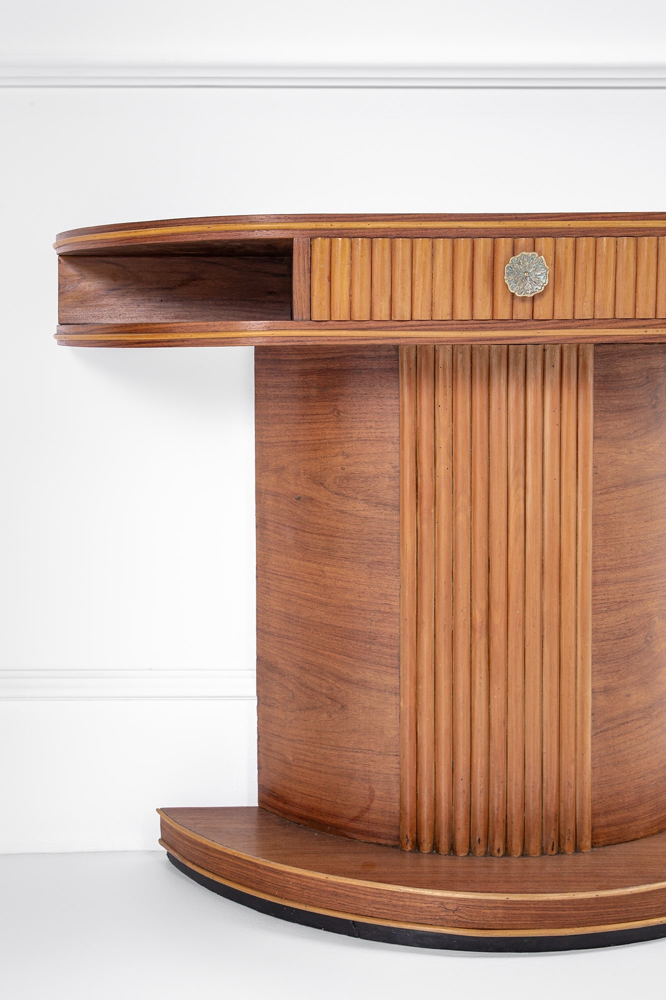 Console - 3