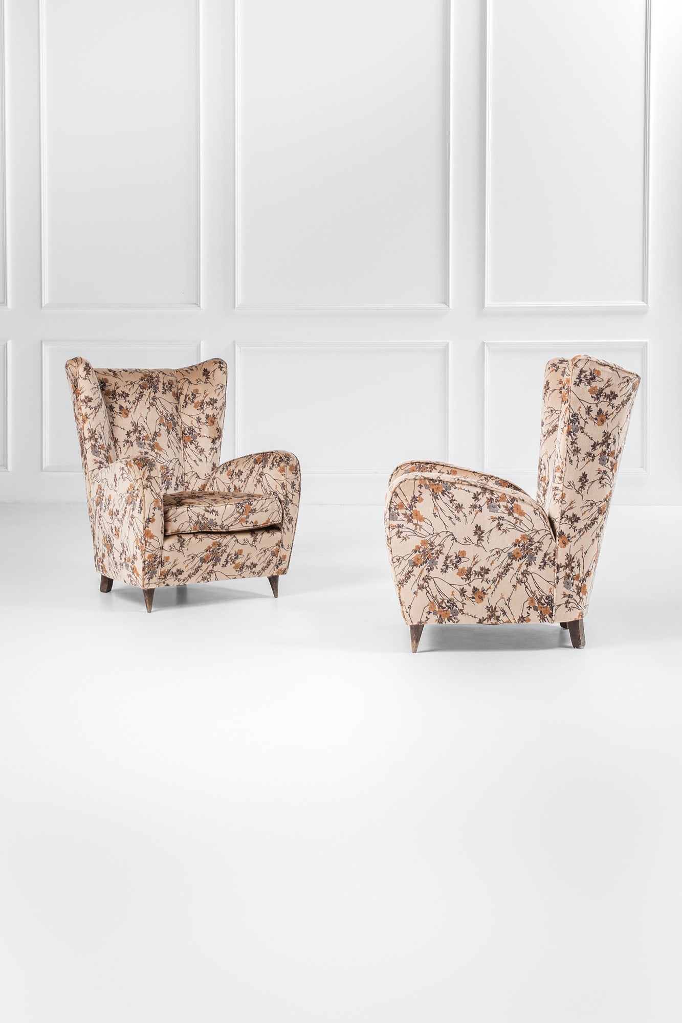 Paolo Buffa. Due poltrone mod. Bristol (1 of 3)