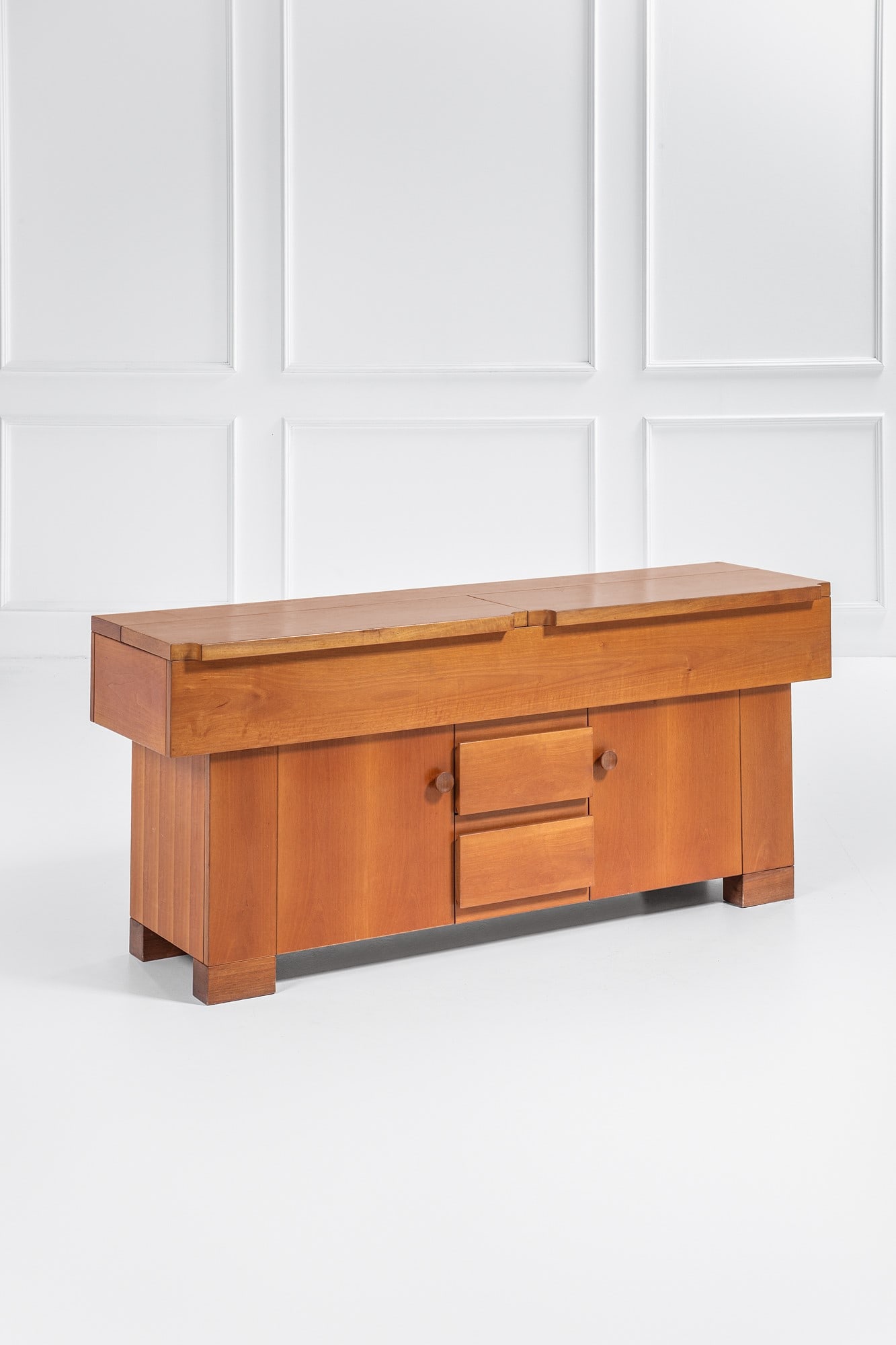 Giovanni Michelucci. Credenza mod. Torbecchia (1 of 4)