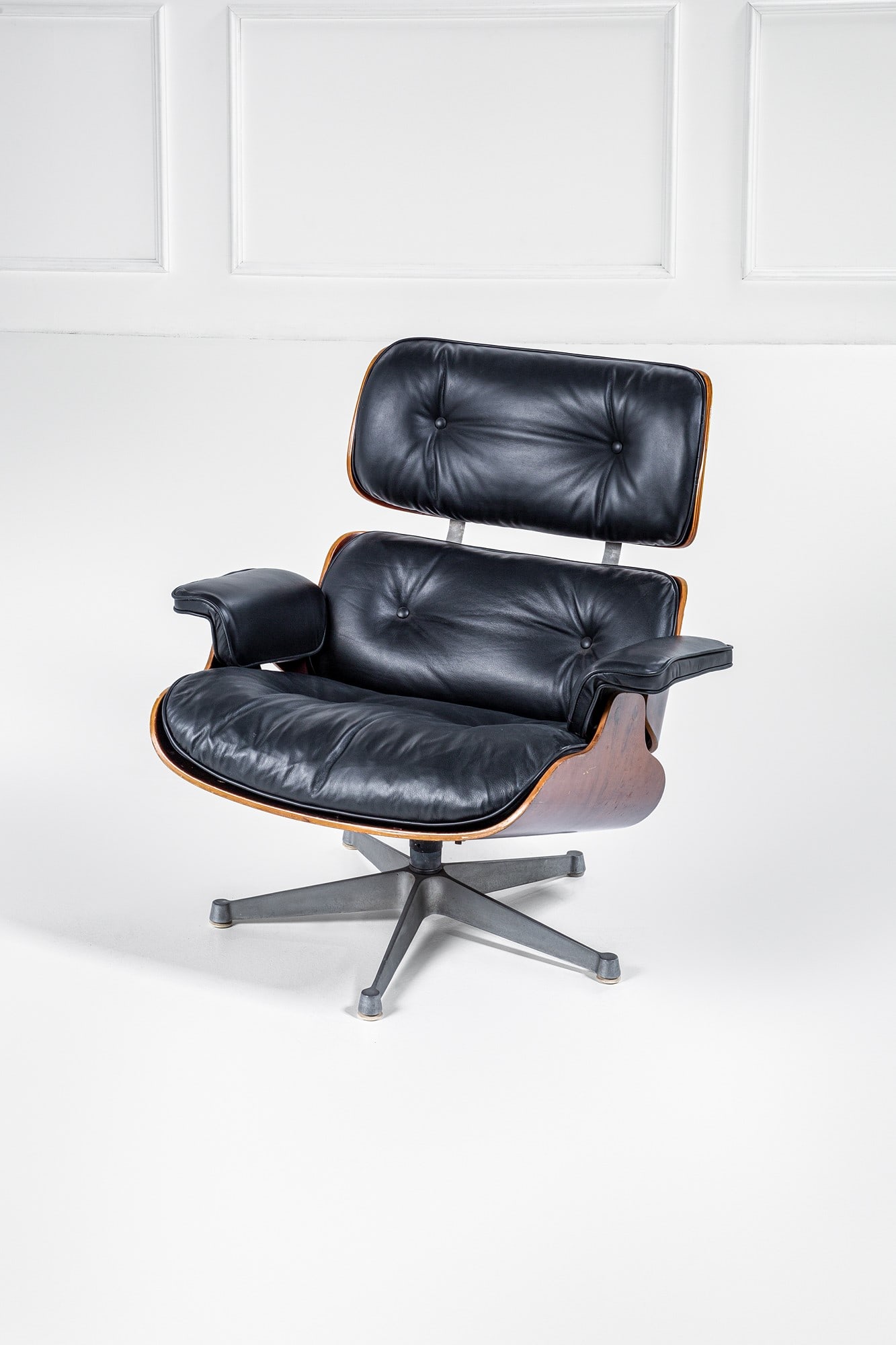 Charles e Ray Eames. Poltrona mod. 670 (1 of 4)