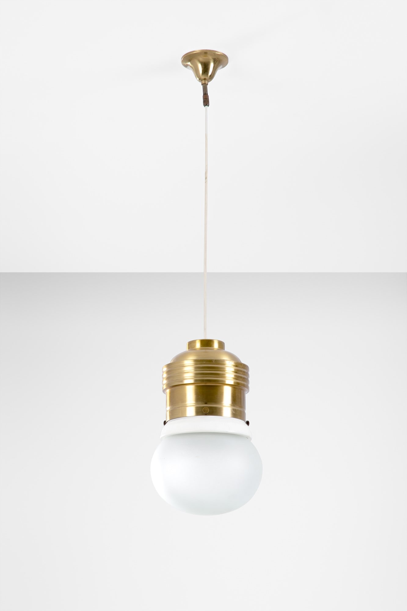 Fontana Arte. Lampada a sospensione mod. 2406 (1 of 2)
