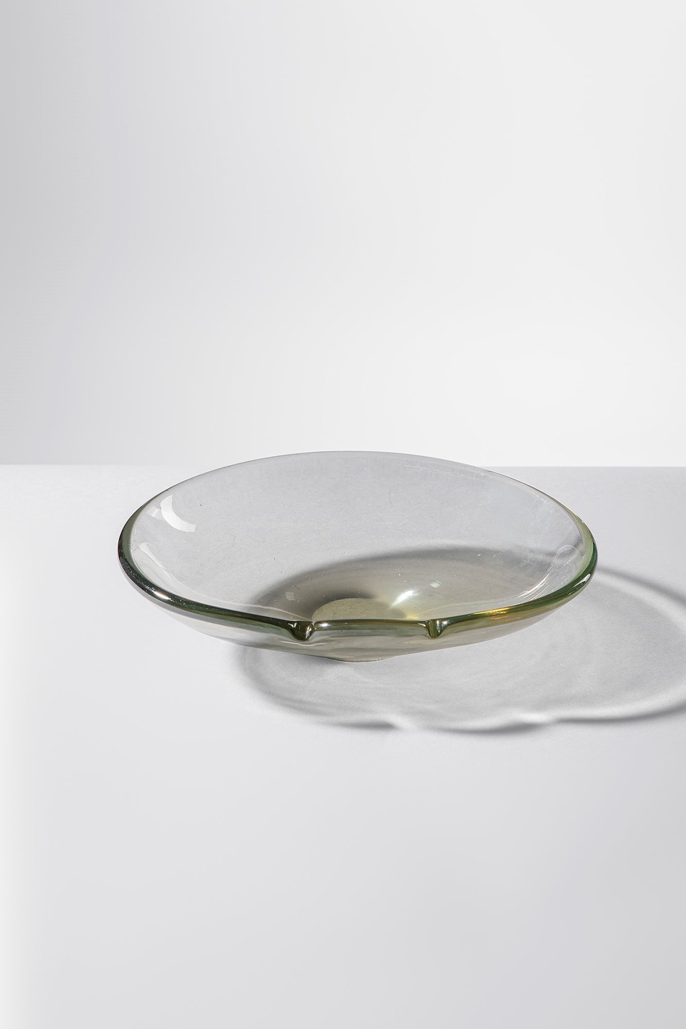 Carlo Scarpa (attr.). Coppa trilobata (1 of 2)