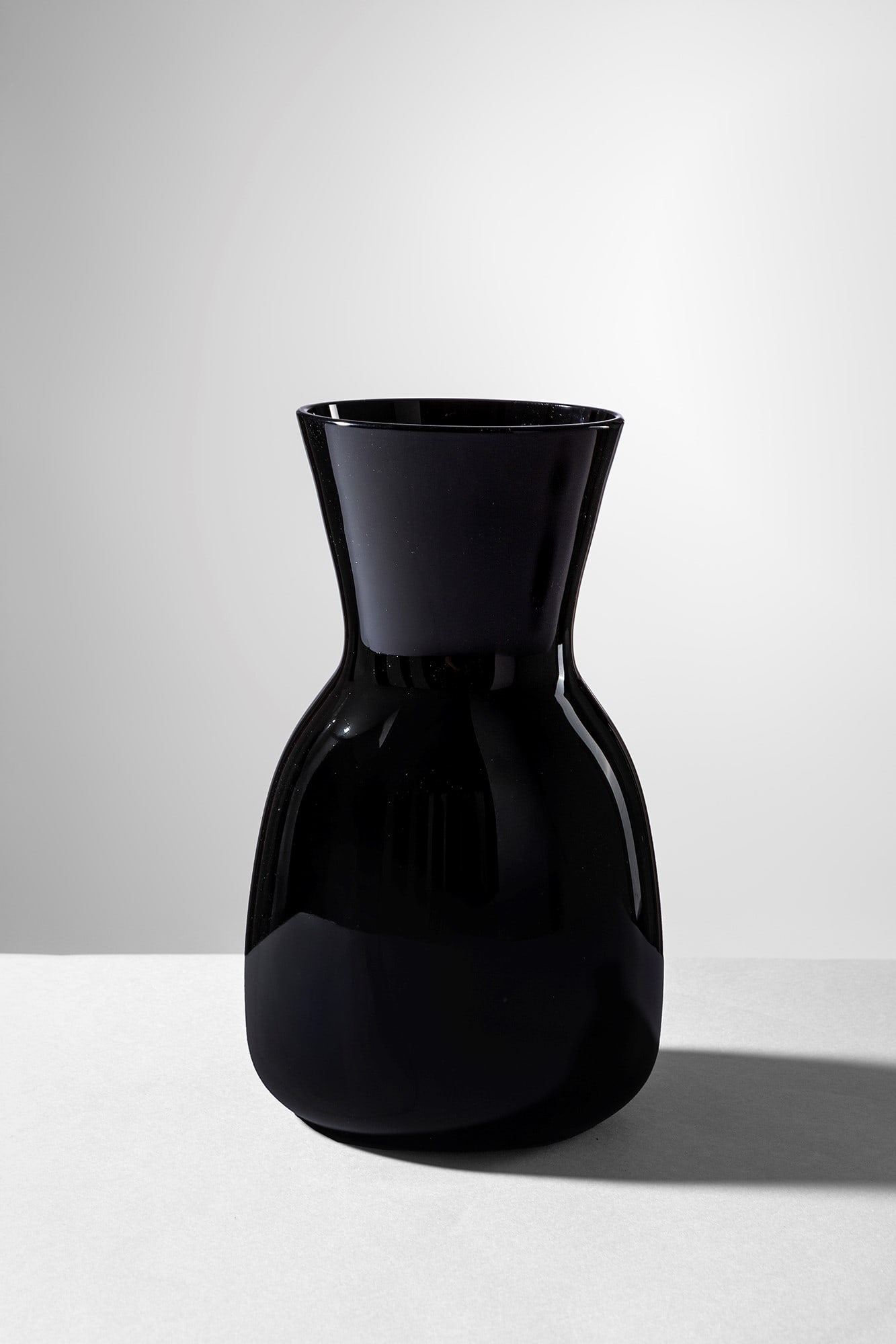 Carlo Scarpa (attr.). Vaso (1 of 2)