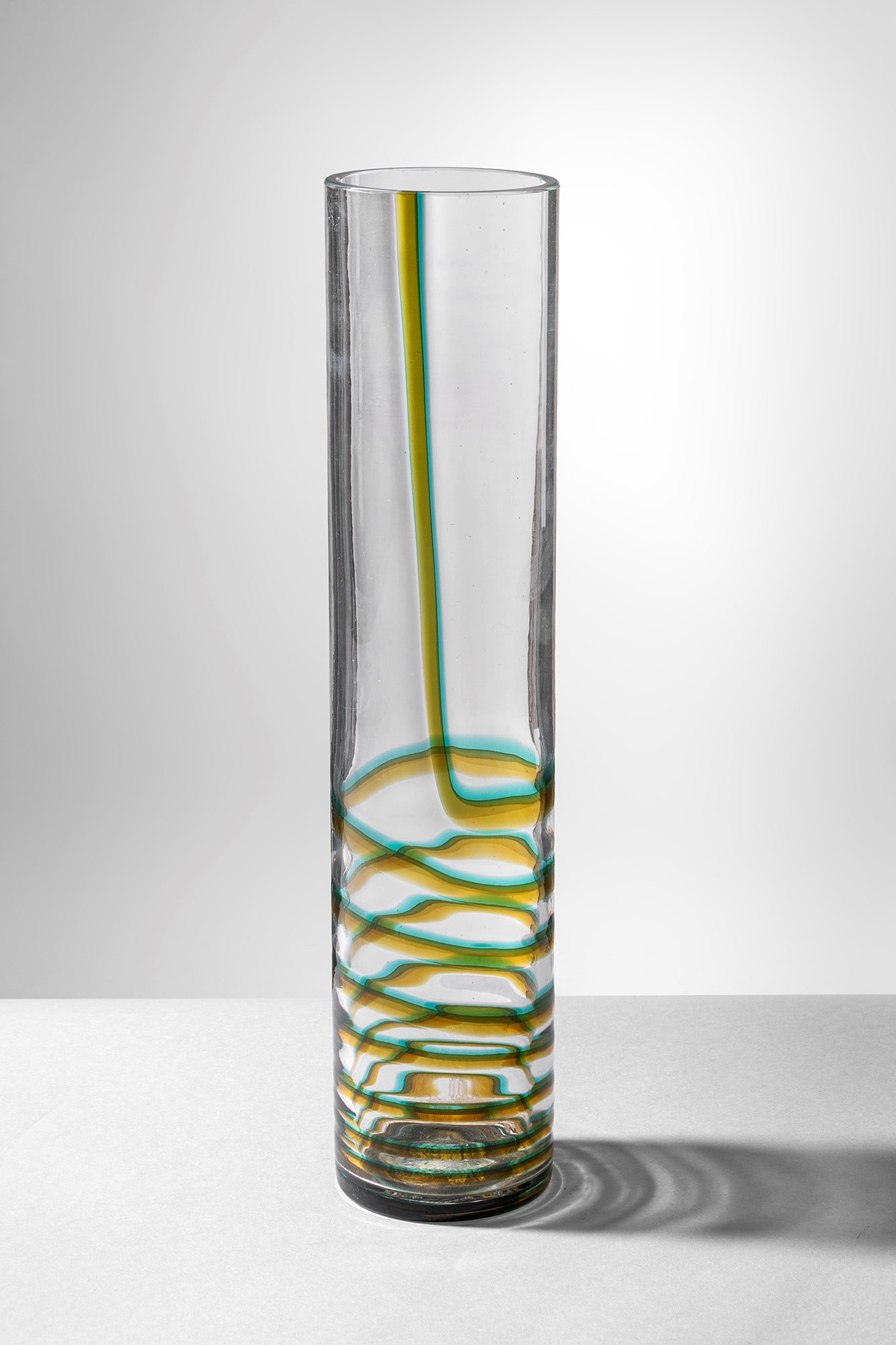Venini. Vaso Bifilo: Vaso Bifilo Vetro soffiato cristallo con doppio filo disposto a spirale. Studio Venini, 1981 ca. Firma incisa a punta Venini Italia 81. h cm 35, diam. cm 8