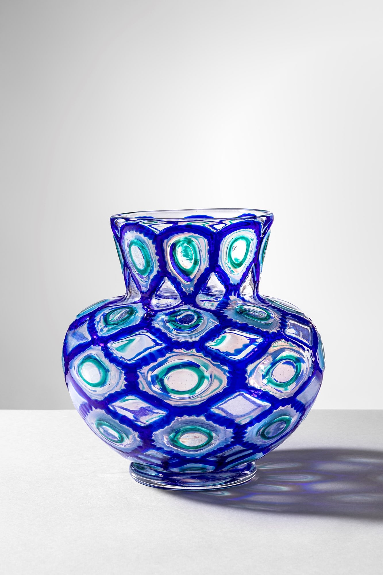 Ercole Barovier. Vaso della serie Rotellati: Vaso della serie Rotellati Tessuto vitreo costituito da anelli dentati ricavati sezionando una canna cava. Barovier & Toso, 1970. h cm 17, larg. cm 15 Bibliografia: Attilia Dorigato (a cura di),