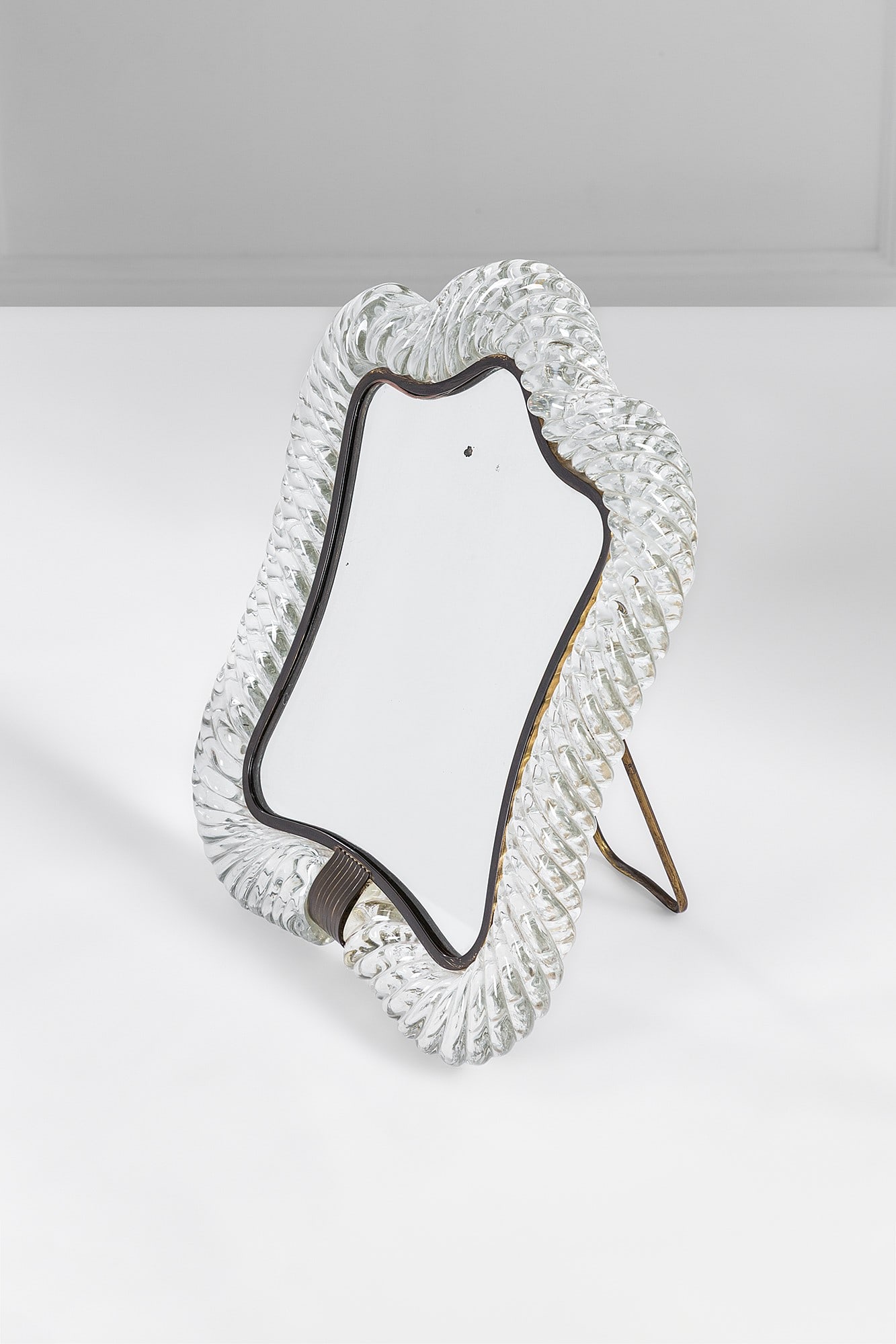 Barovier & Toso. Cornice portafoto: Cornice portafoto Vetro trasparente cordonato, ottone. Prod. Barovier & Toso, 1940 ca. Marchio del produttore. cm 50x40x5