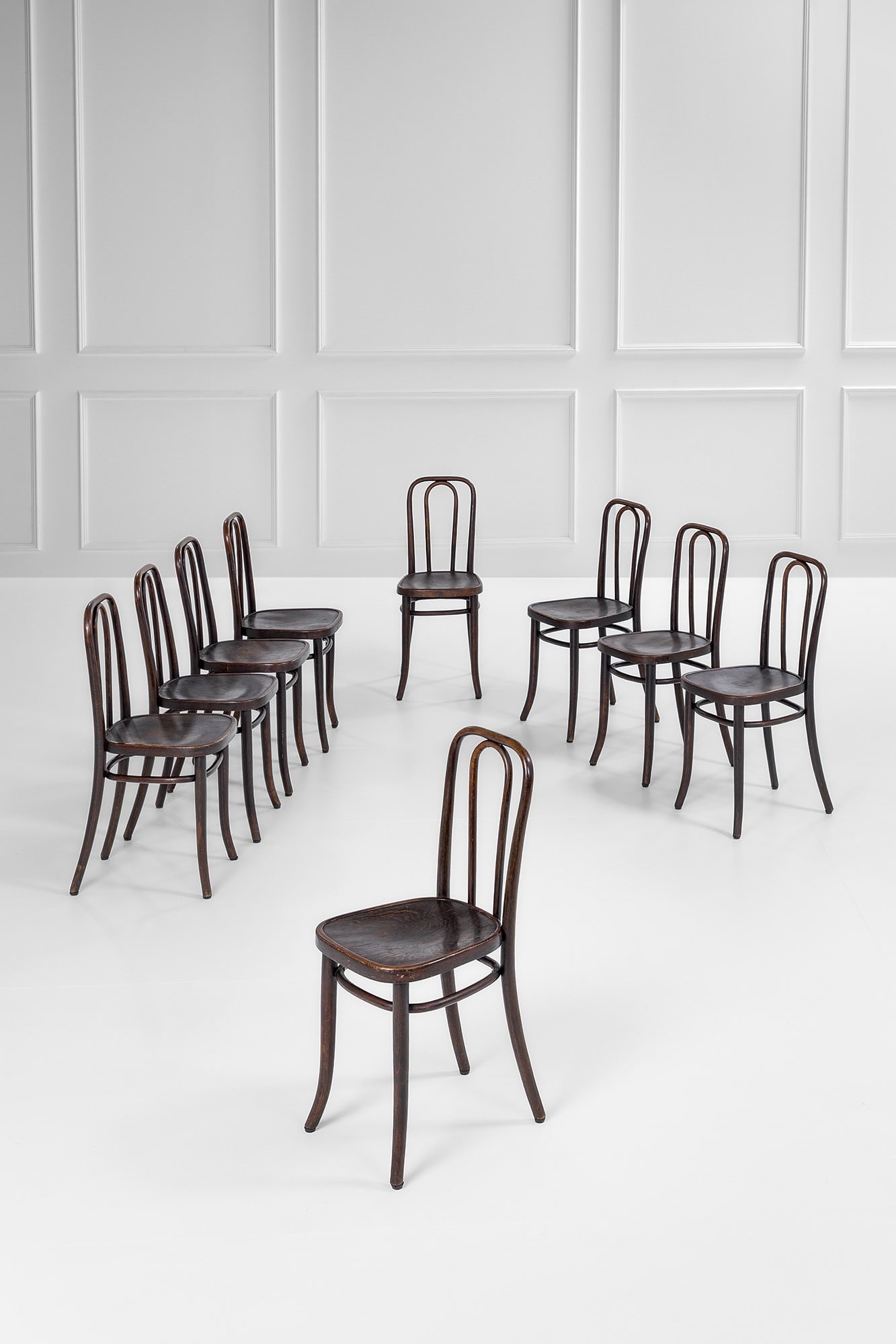 Thonet. Nove sedie da bistrot (1 of 3)