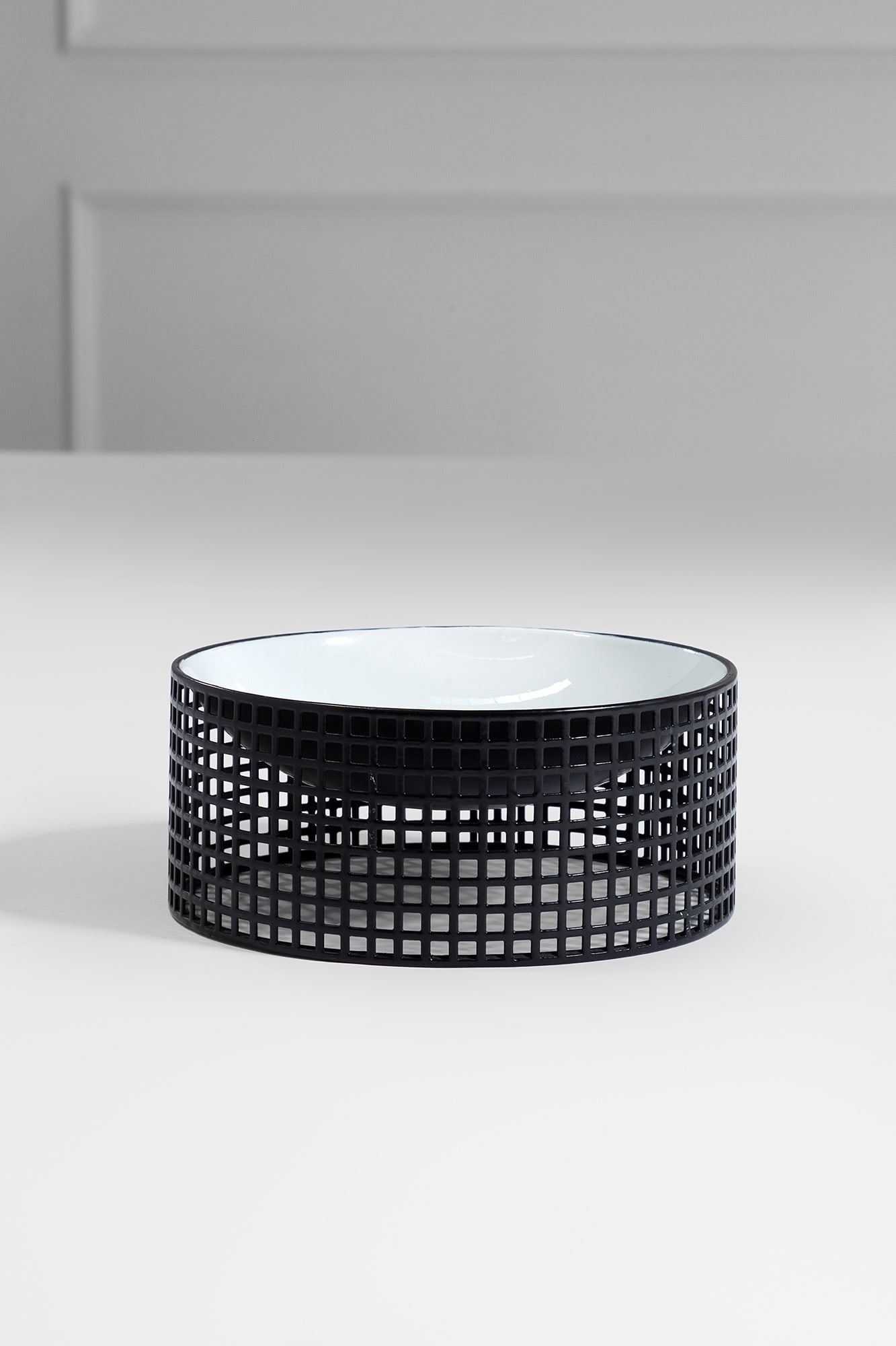 Josef Hoffmann. Centrotavola: Centrotavola Metallo verniciato. Prod. Bieffeplast, 1970 ca. h cm 10, diam. cm 22