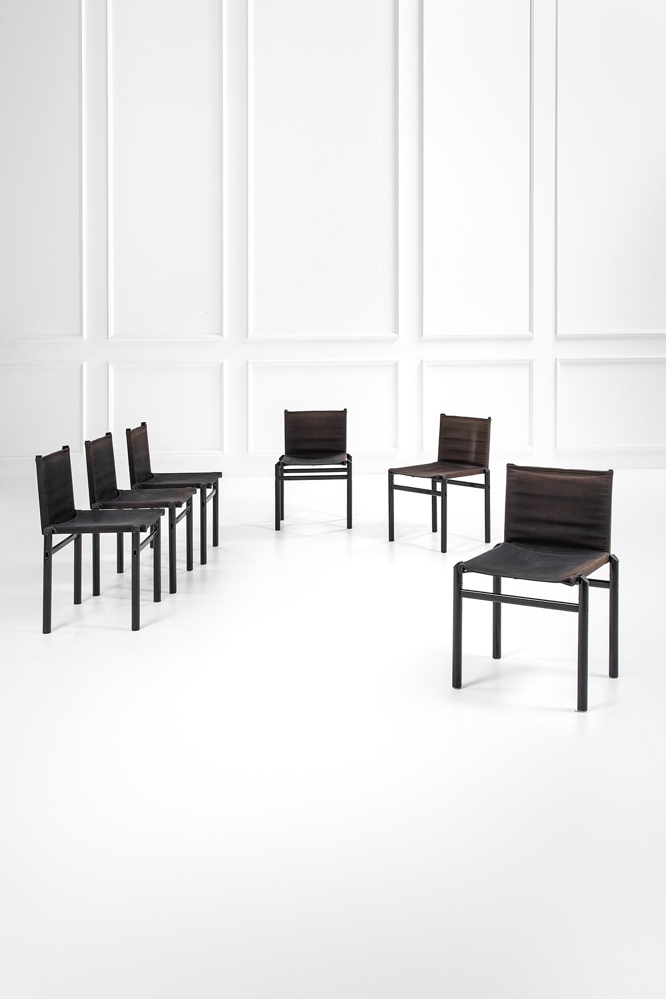 Afra e Tobia Scarpa. Sei sedie mod. Mastro: Sei sedie mod. Mastro Acciaio tubolare verniciato, tessuto. Prod. Molteni, 1980 ca. cm 77x51x47